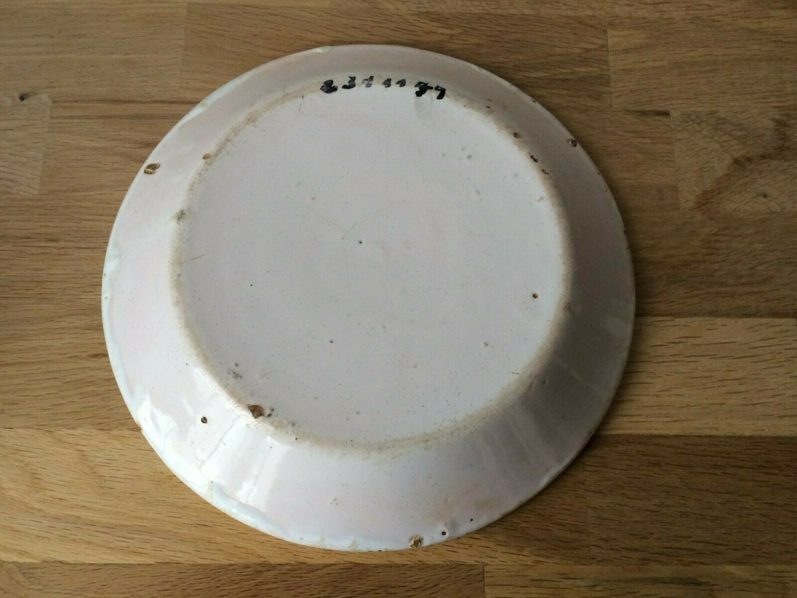 Assiette en faïence