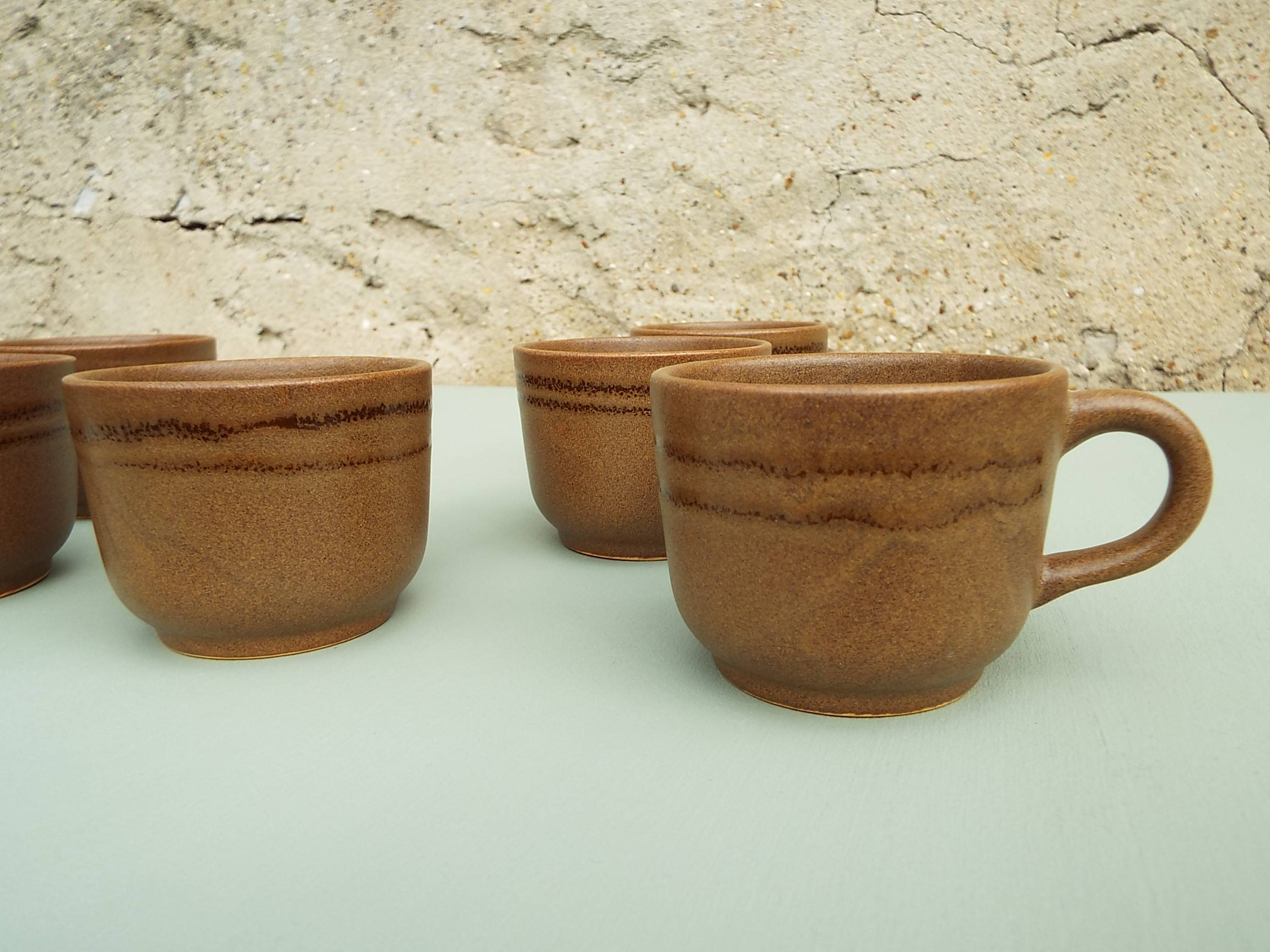 6 stoneware cups