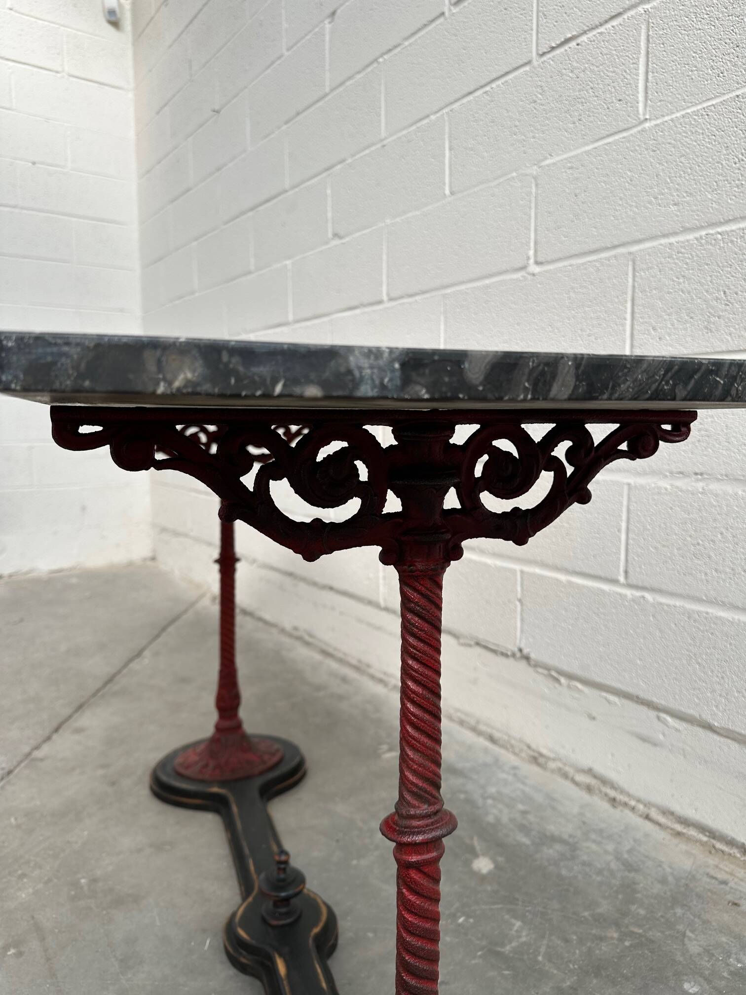 Late 19th century console in cast iron and marble