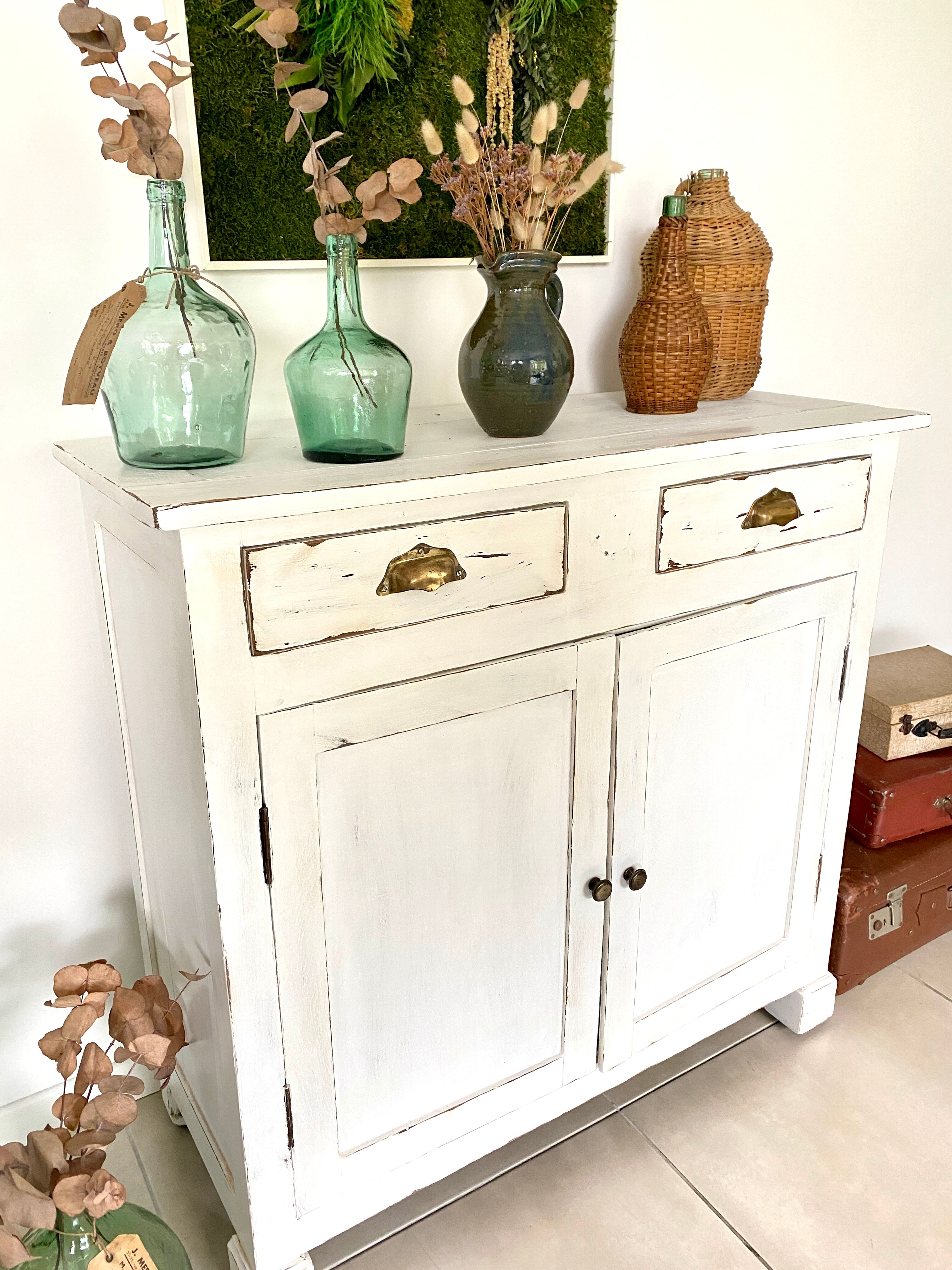 White Parisian buffet