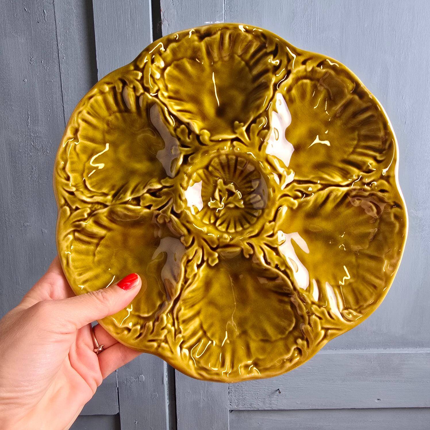 Set of 8 Gien oyster plates – Olive green