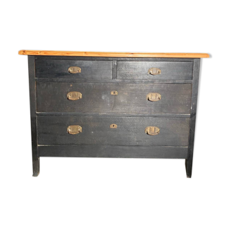 Black chest of drawers