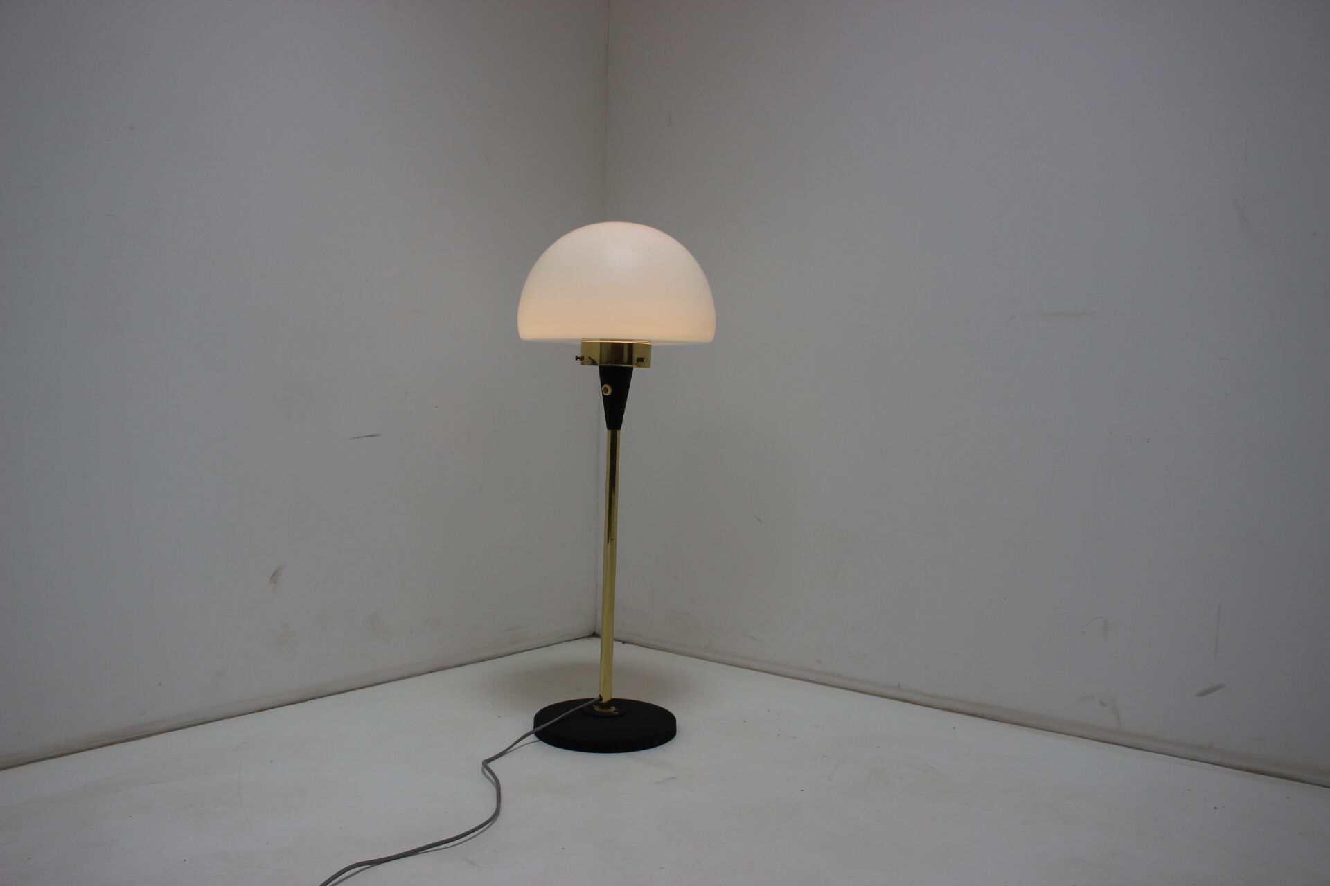 Lampadaire par Jaroslav Bejvl pour Lidokov, 1960s