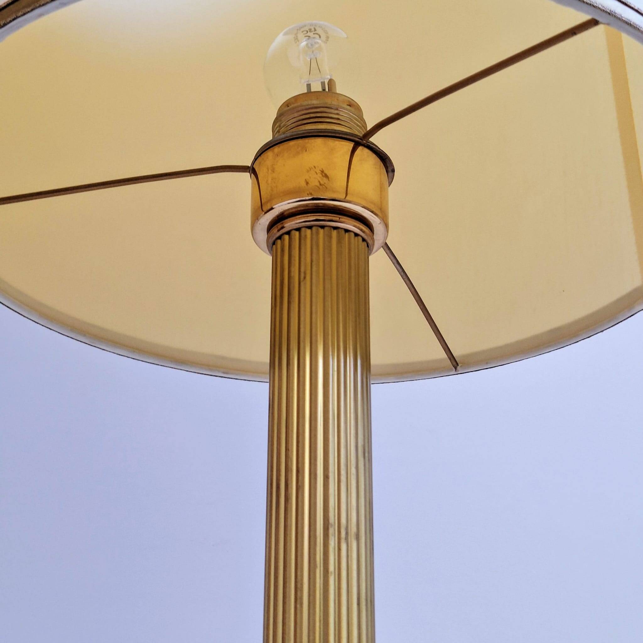 Vintage lamp with pillar base, 1960s