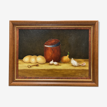 Oil paint with eggs, onion, garlic and key