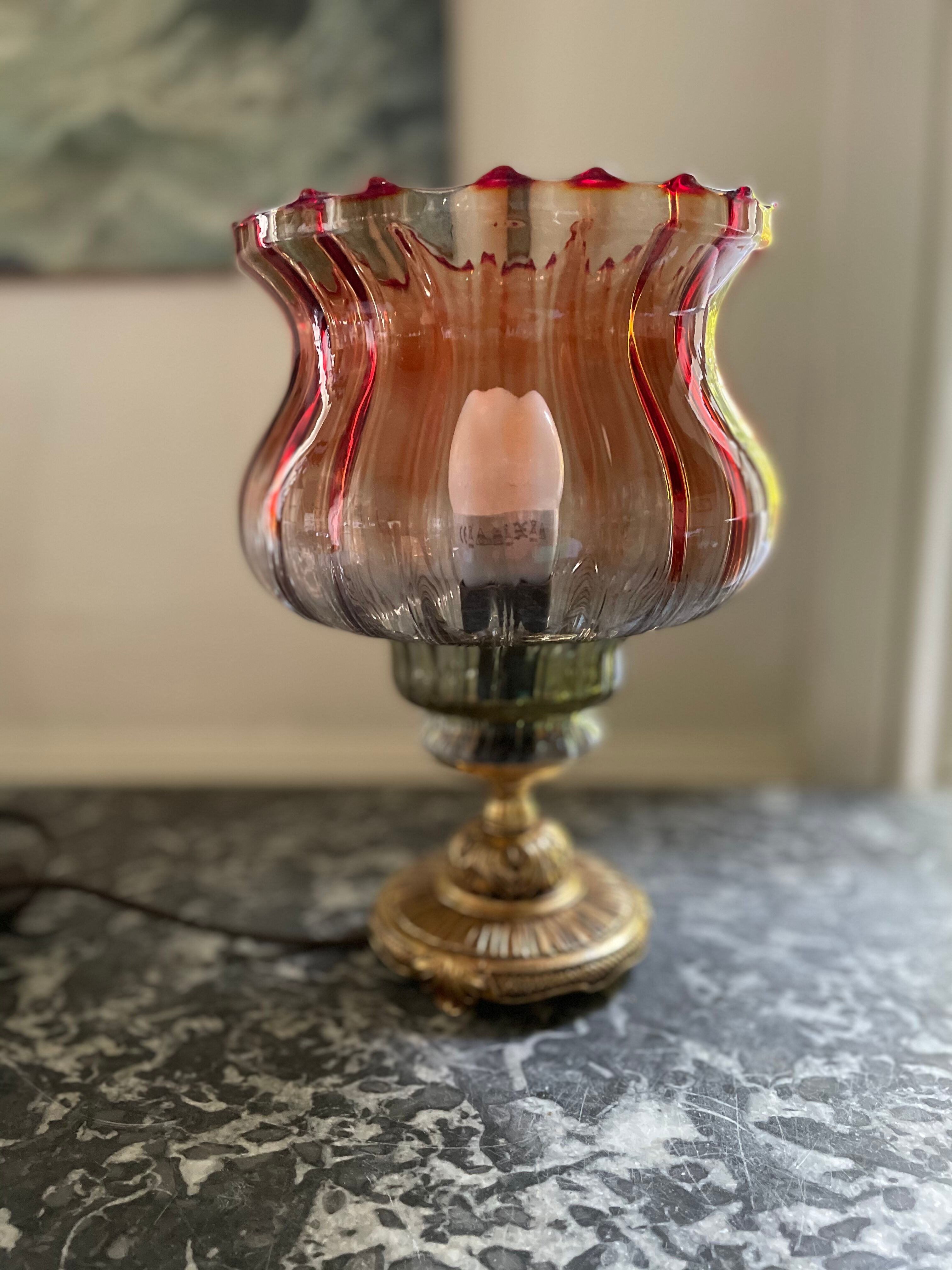 Brass foot tulip lamp