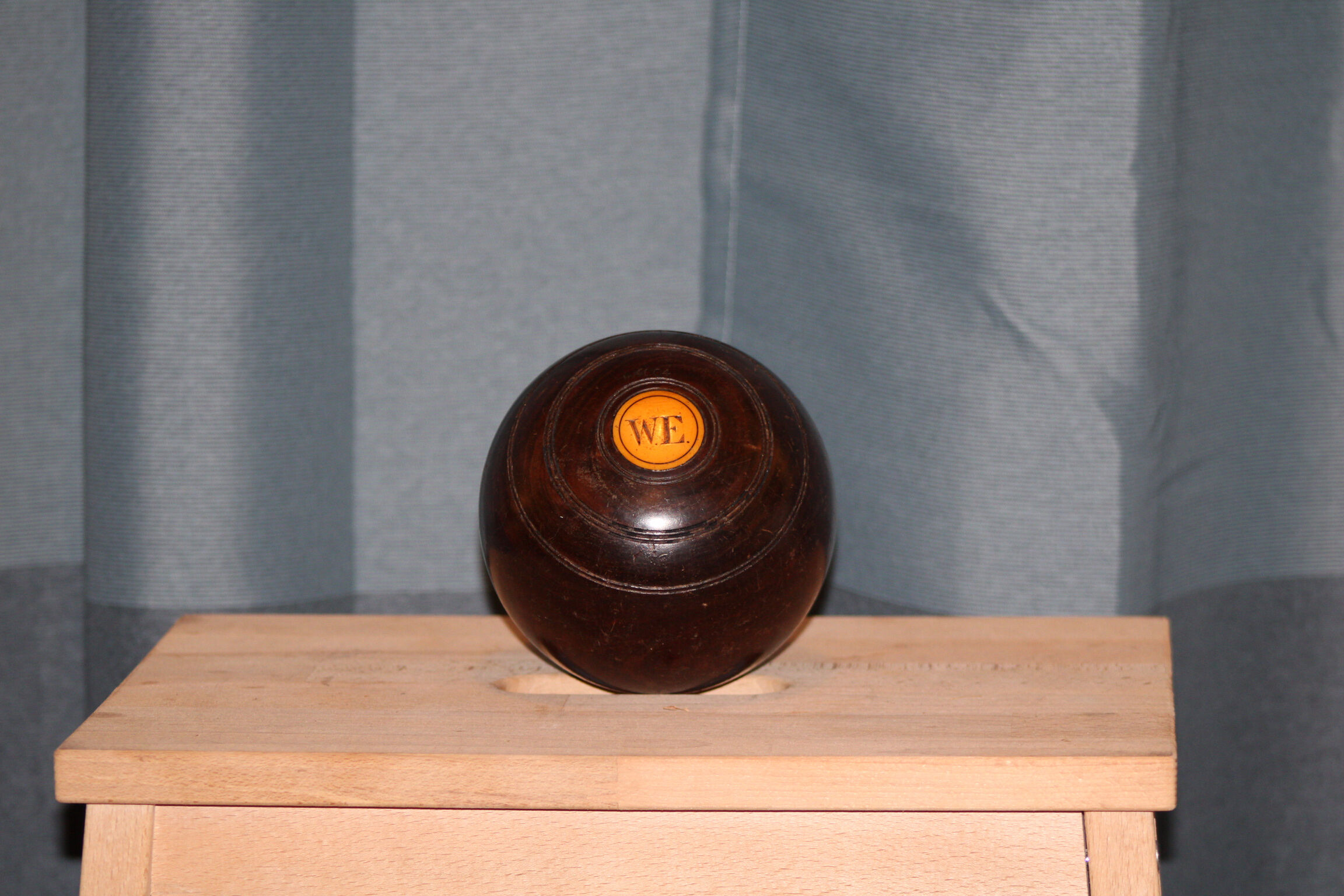 Boulingrin ball in Gaïac wood of 1,3kg