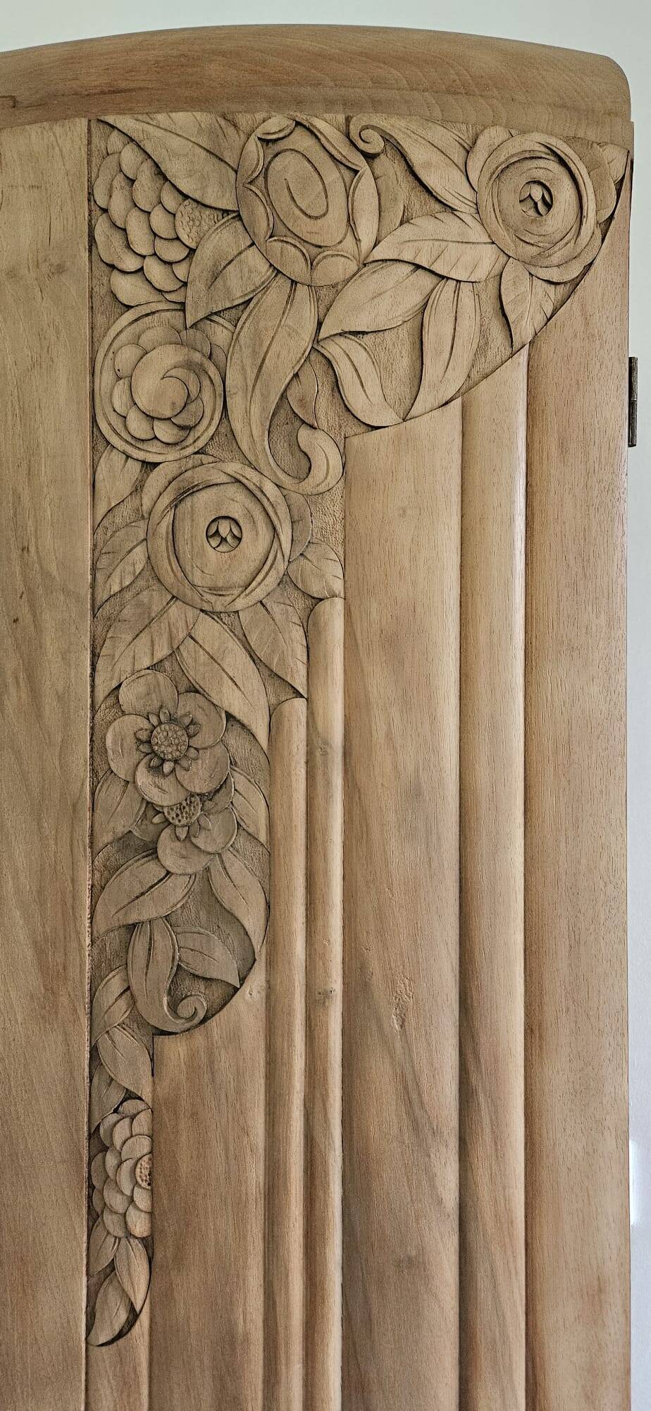 Armoire Art déco, 3 portes, 1 miroir, sablée