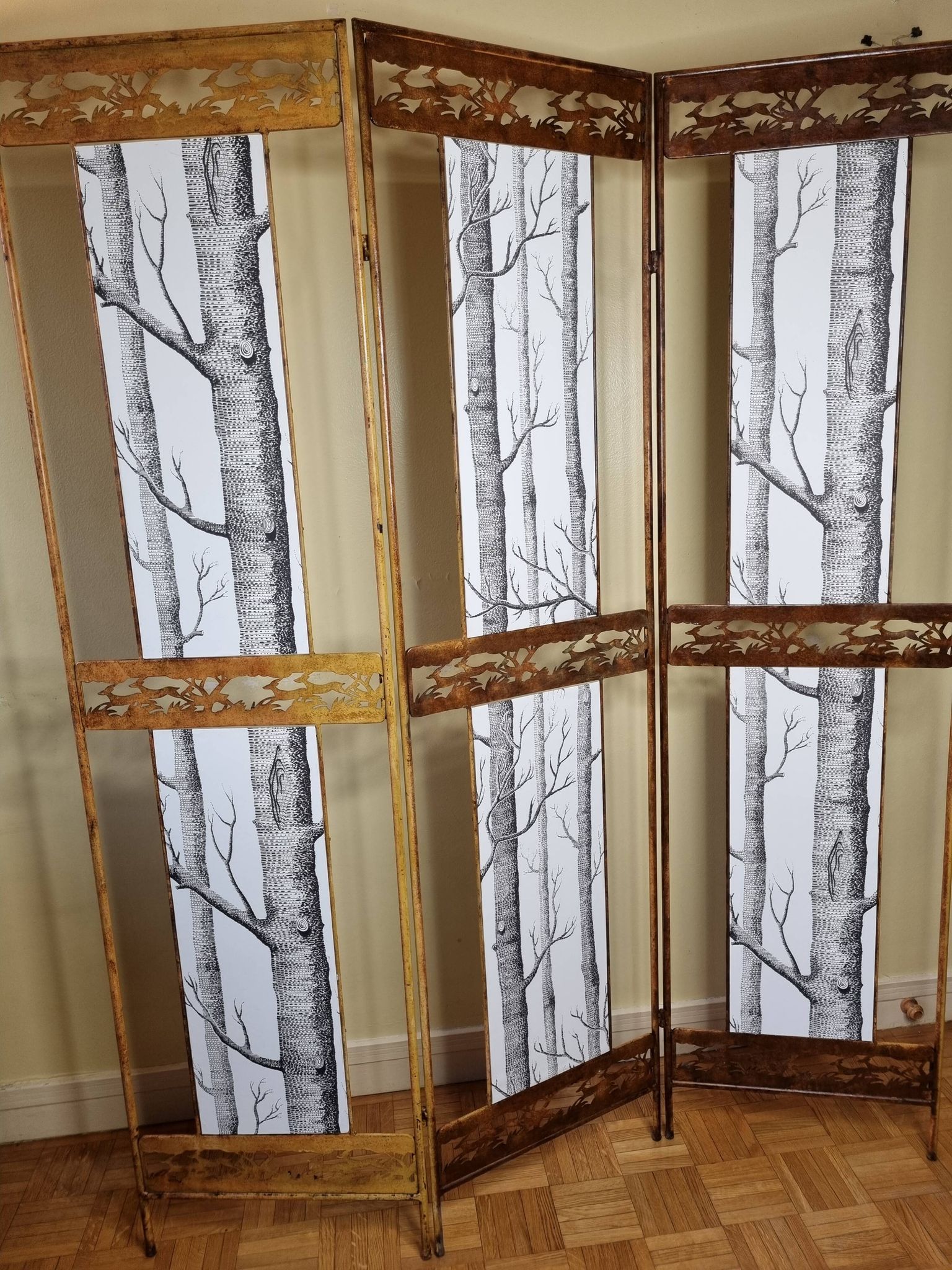 Old restyled metal screen, 3 shutters, 170 cm
