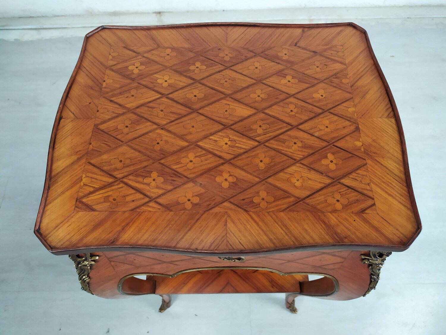 Louis XV side table in marquetry