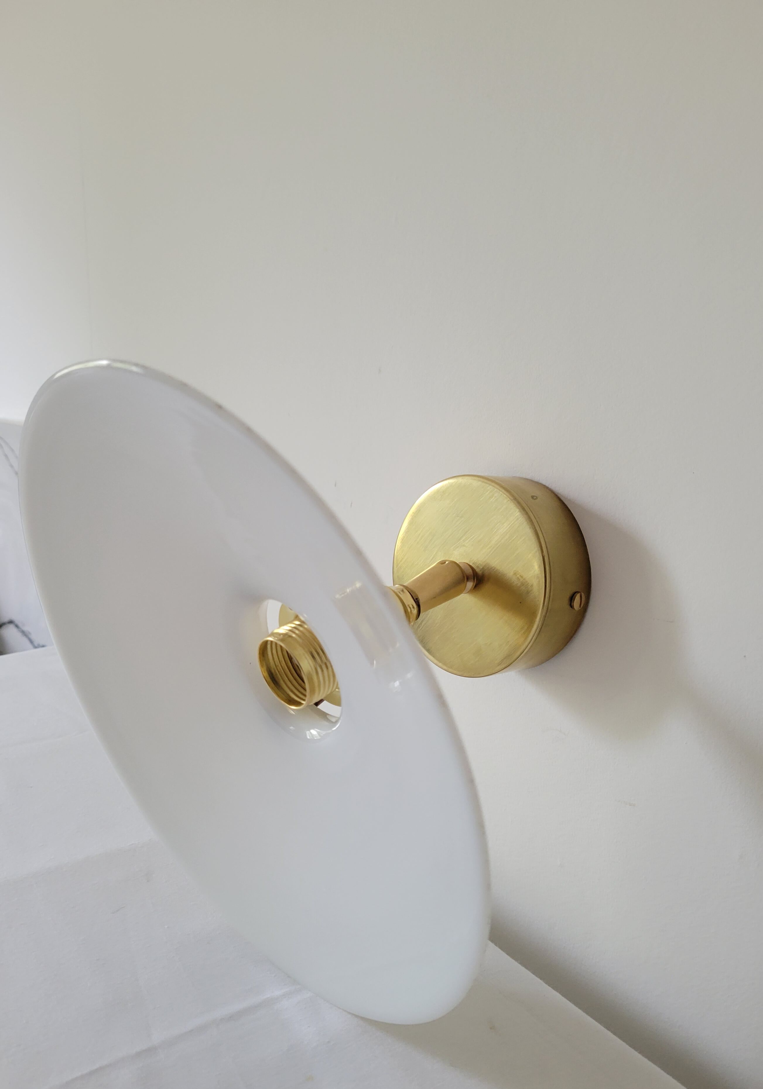 Brass and opaline wall lamp