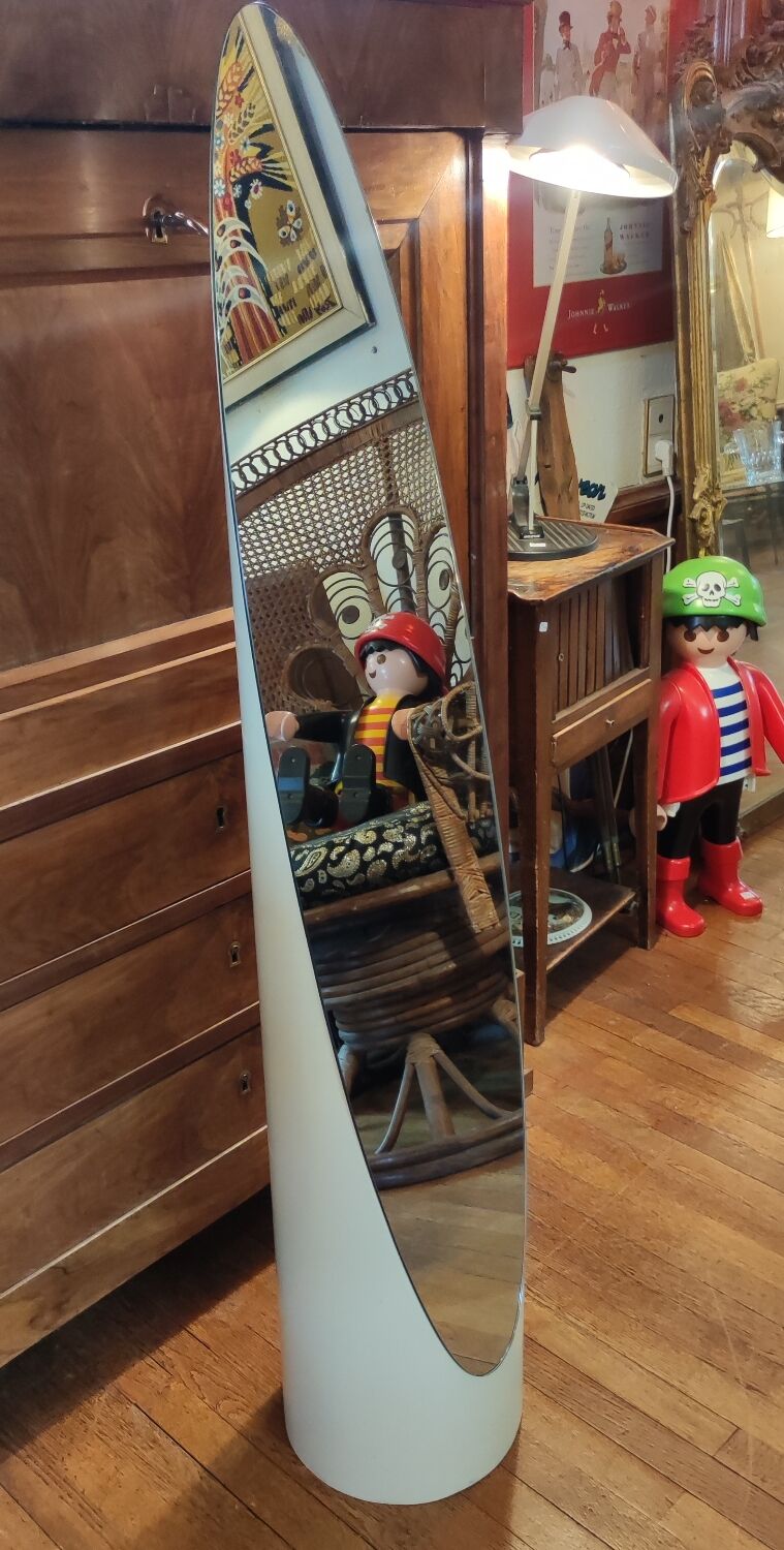 1970s design lipstick mirror