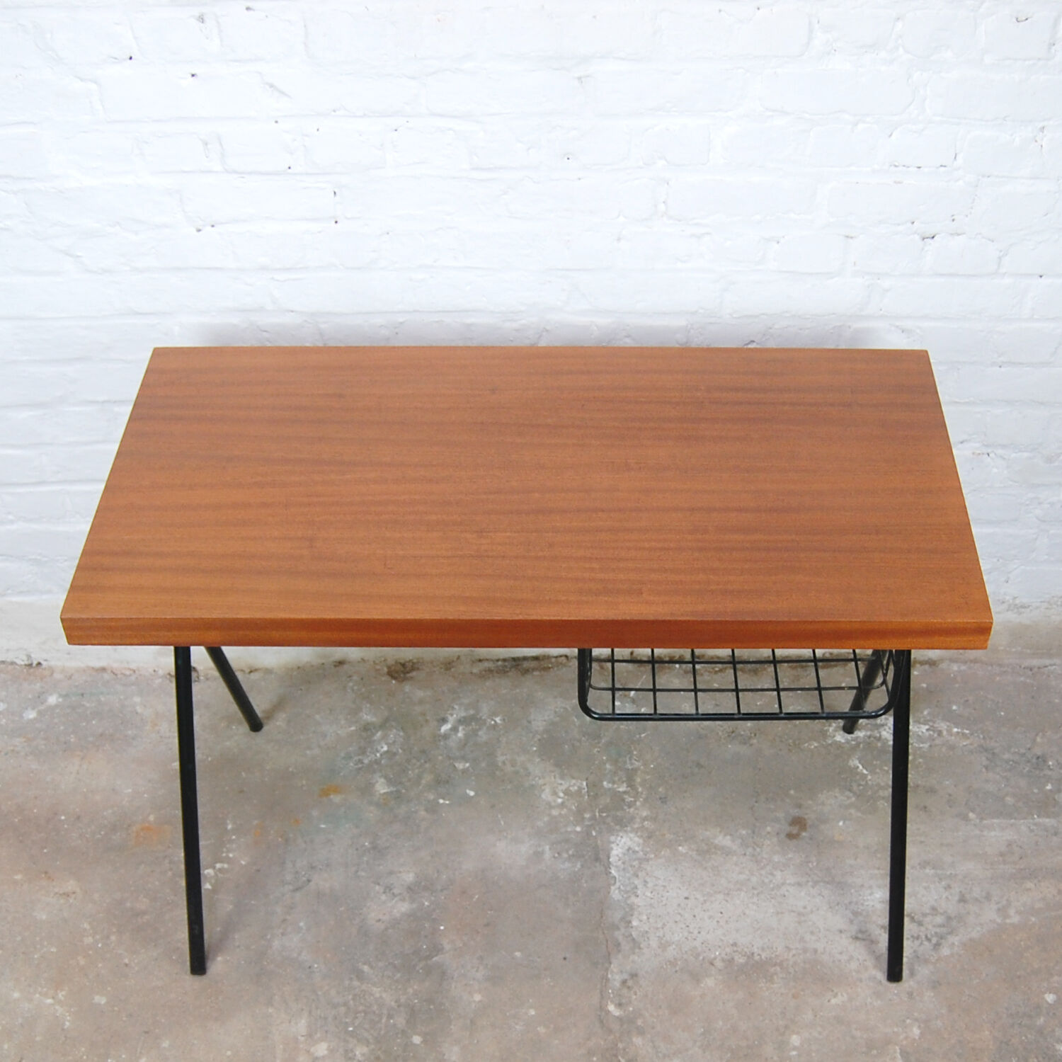 Vintage Johnny desk by Pierre Guariche for Meurop 1963
