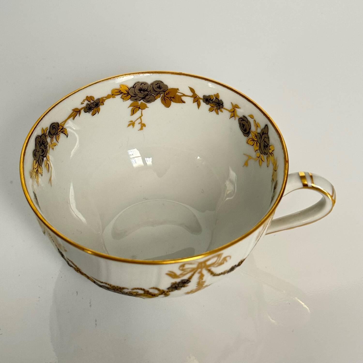6 Bernardaud teacups and saucers | ribbons/bows and garlands