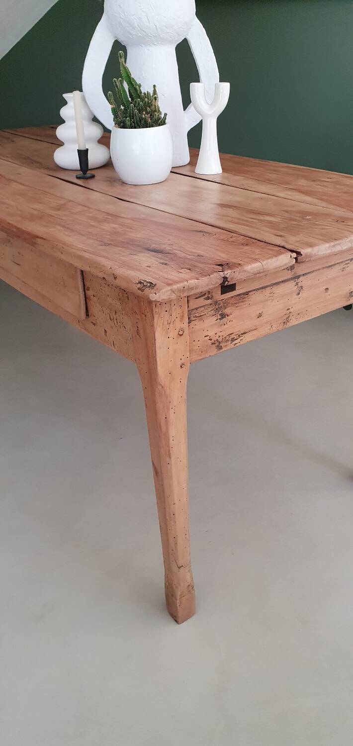 Farmhouse table