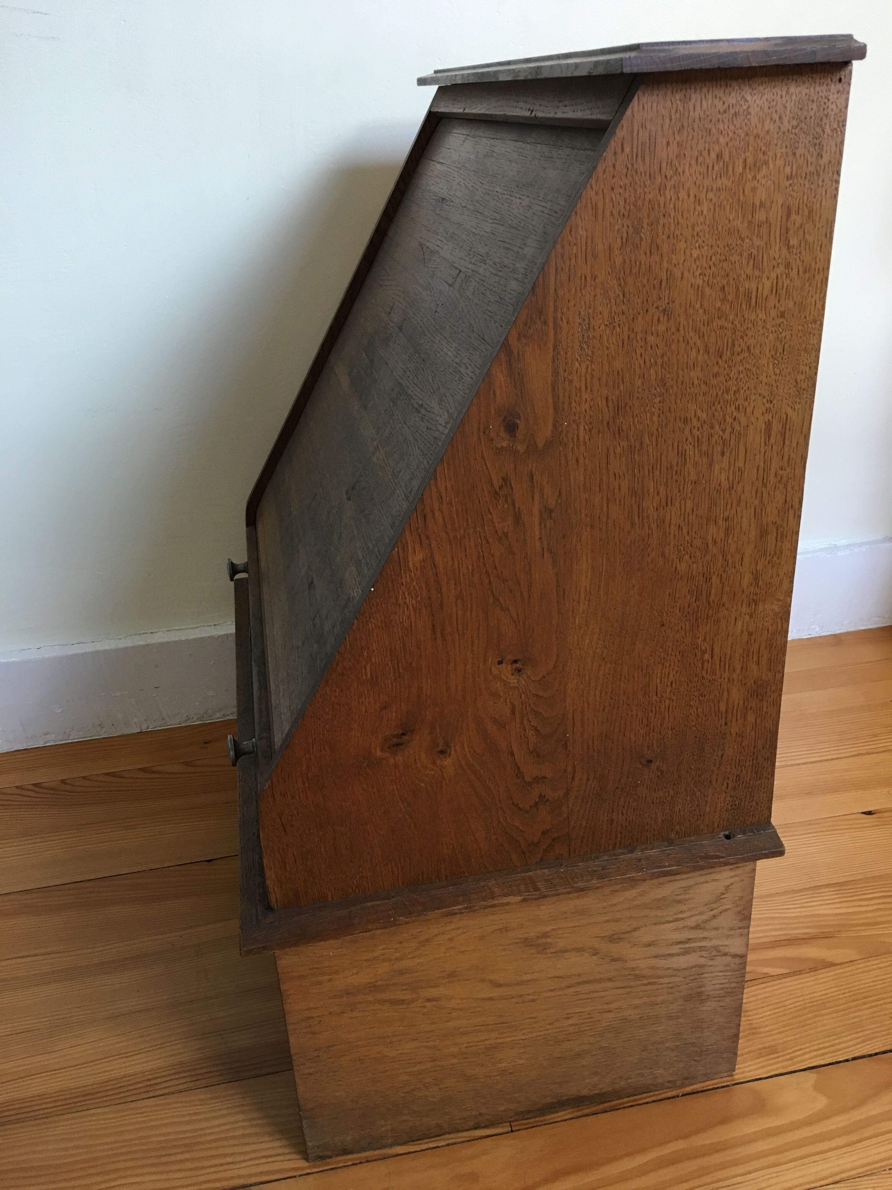 Curtain loom furniture