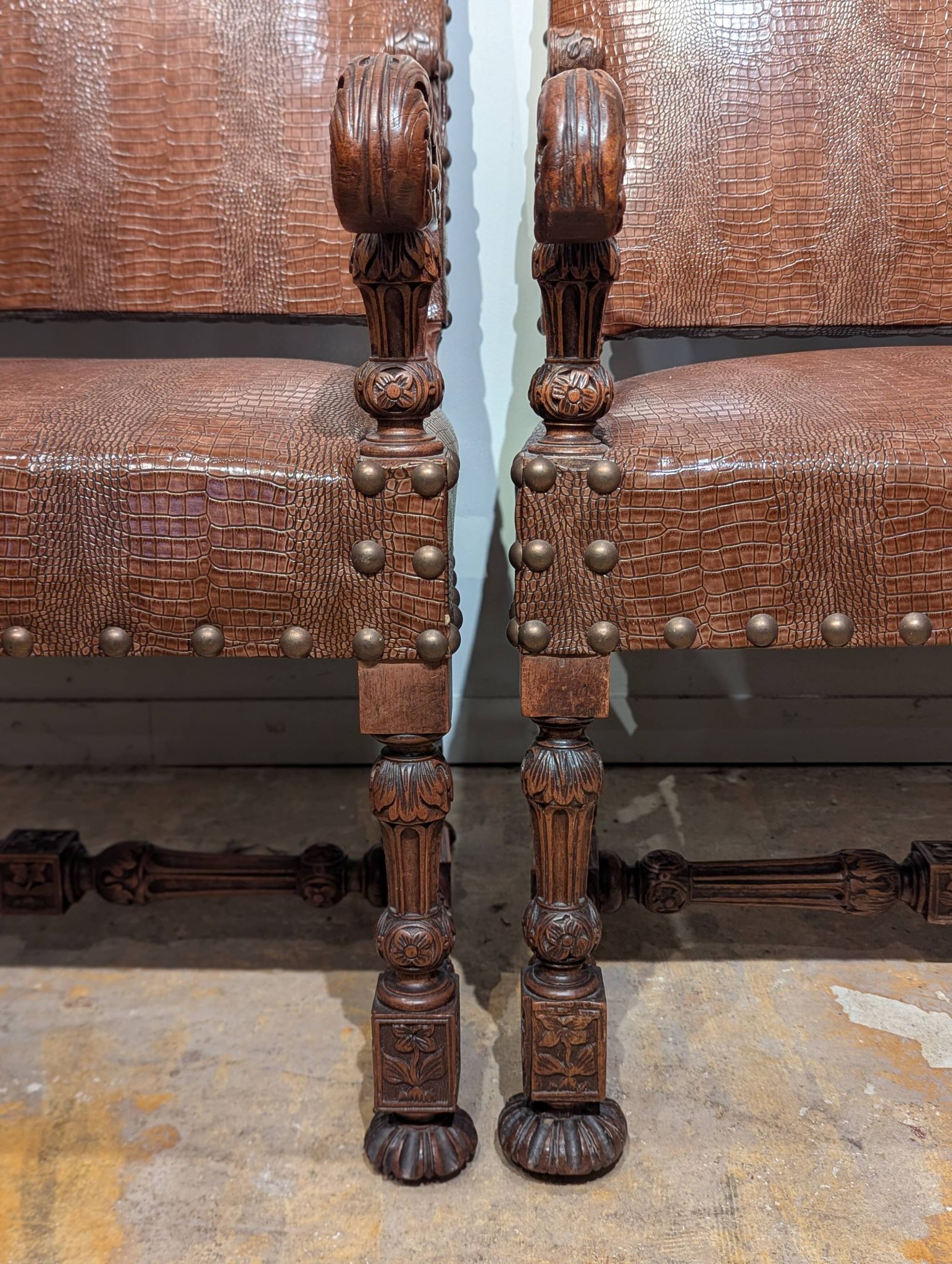 Paire de fauteuils louis XIII 19ieme