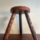 Tabouret tripode en bois