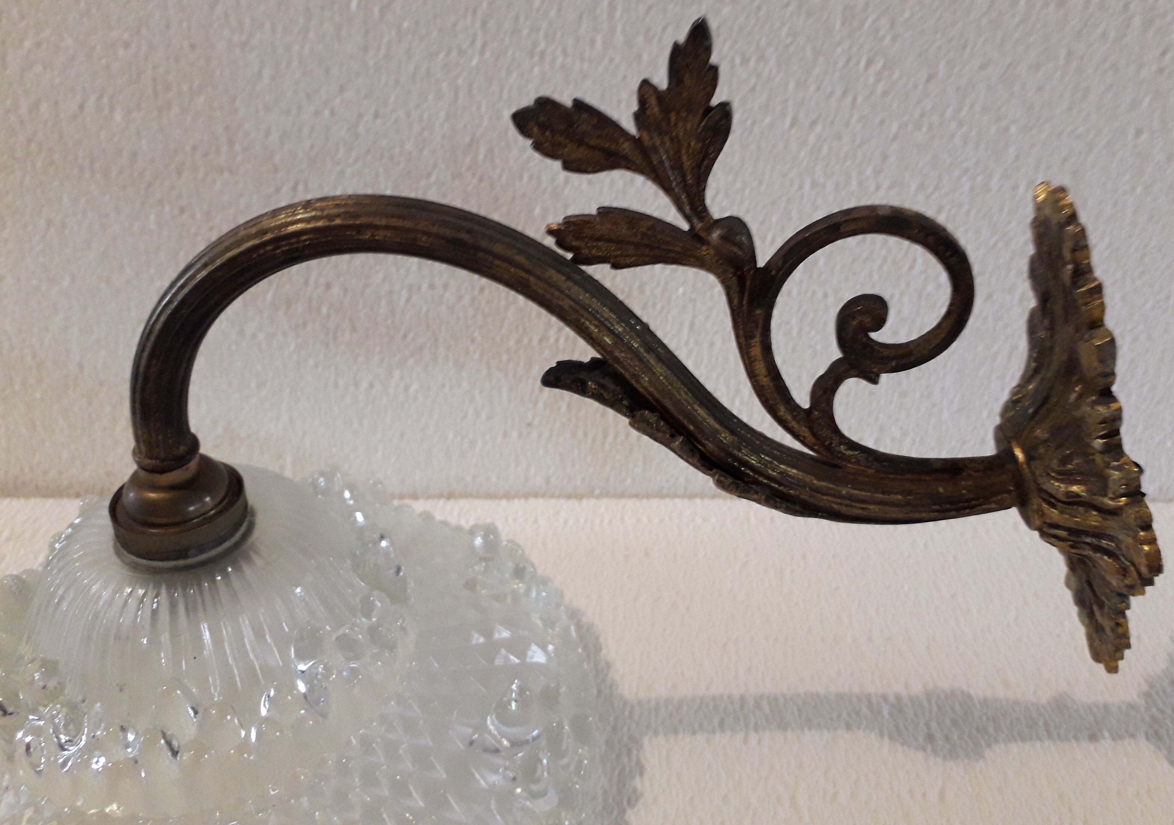 Duo d' appliques en bronze et verre
