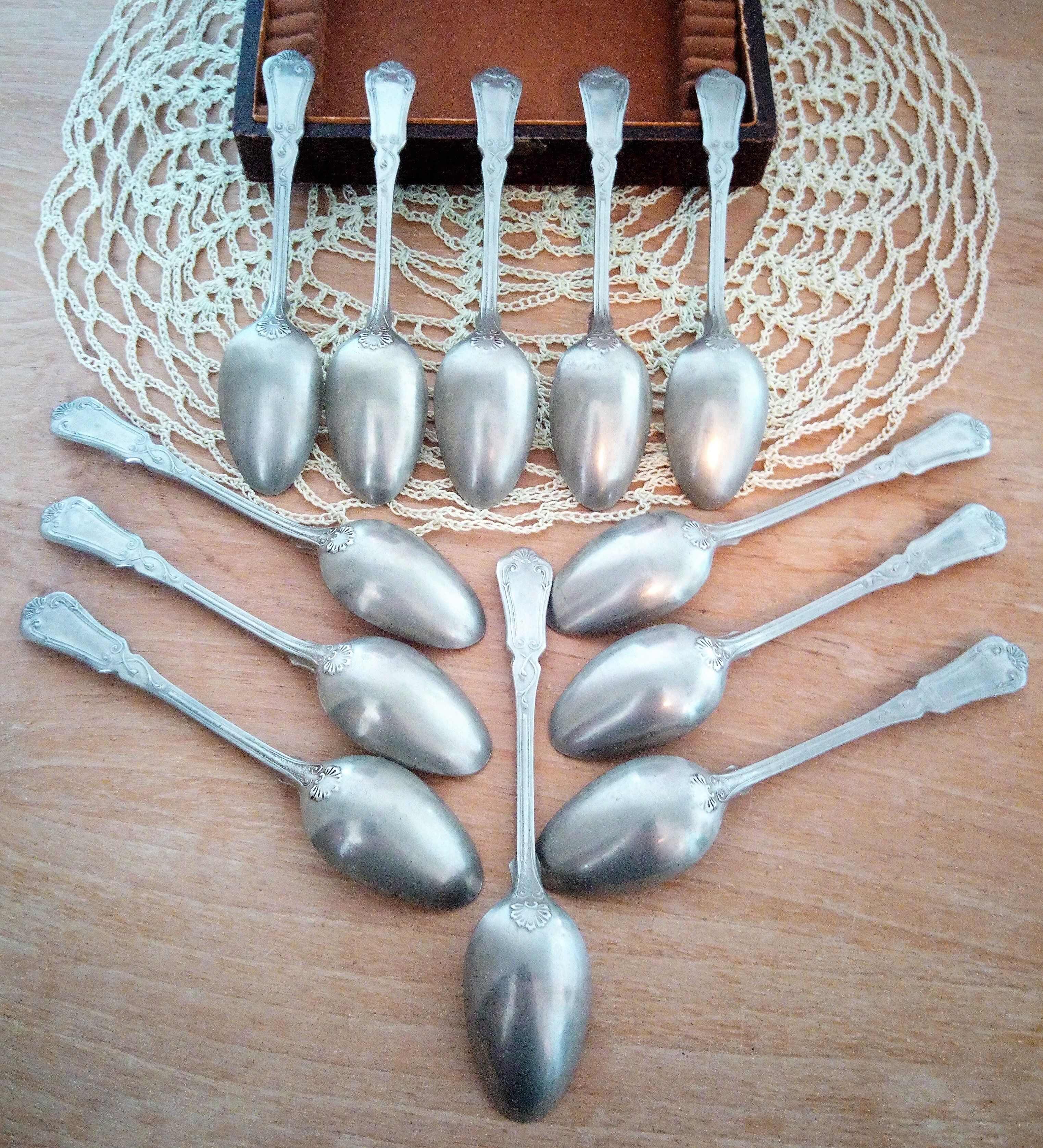 Box 12 small spoons