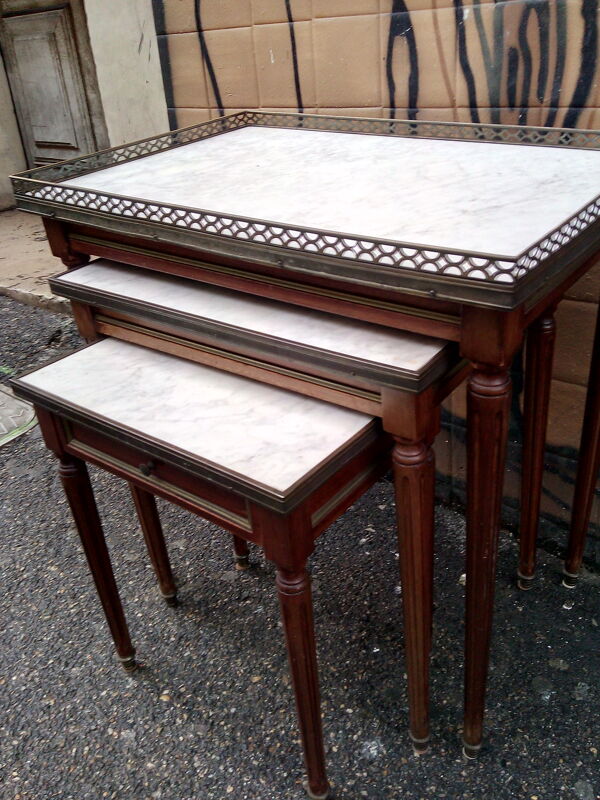 Tables gigognes louis xvi