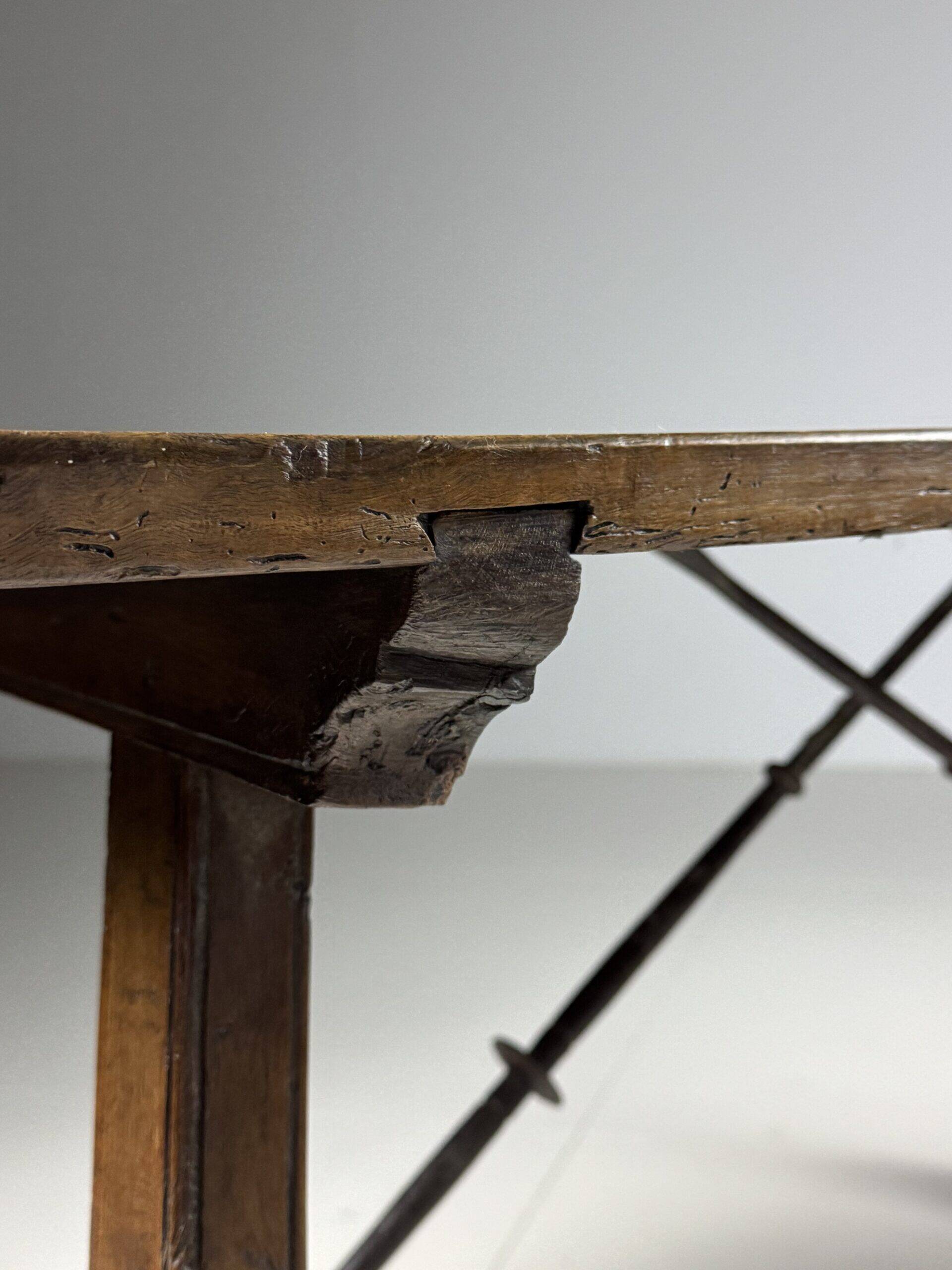 Table espagnole du XVIIIe siècle