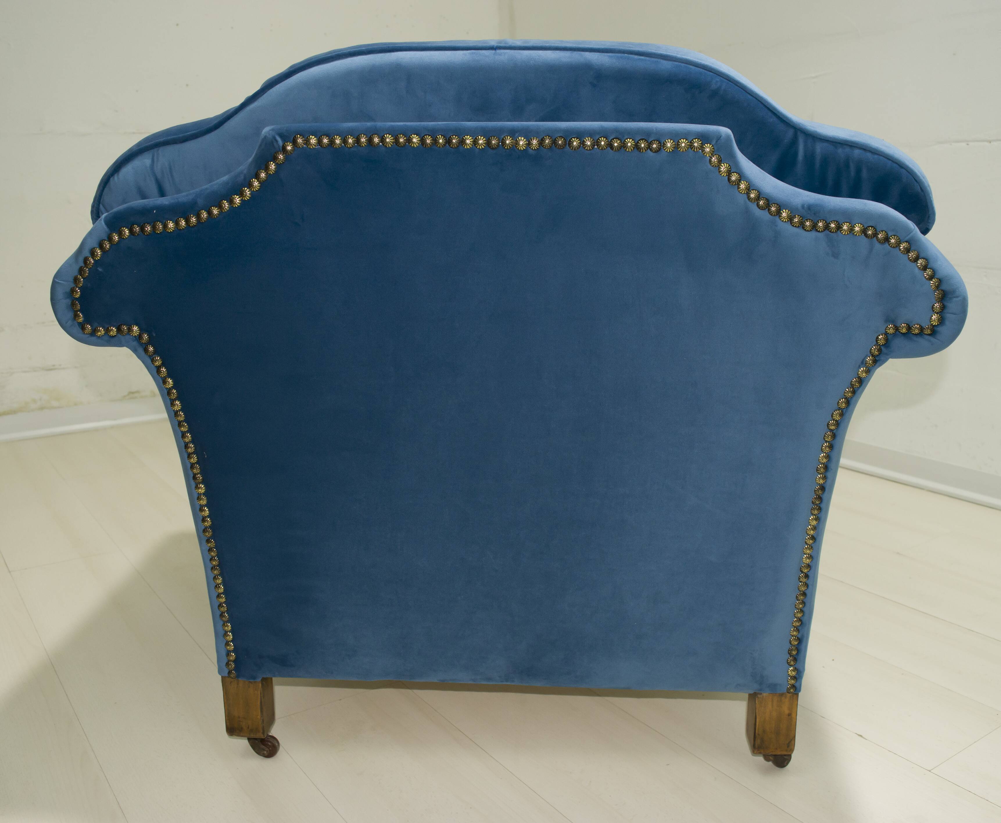 Pair of 19th Century Neo Renaissance Oak and Blue Velvet Italian Armchairs