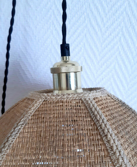 Pair of suspensions in woven straw 1970s