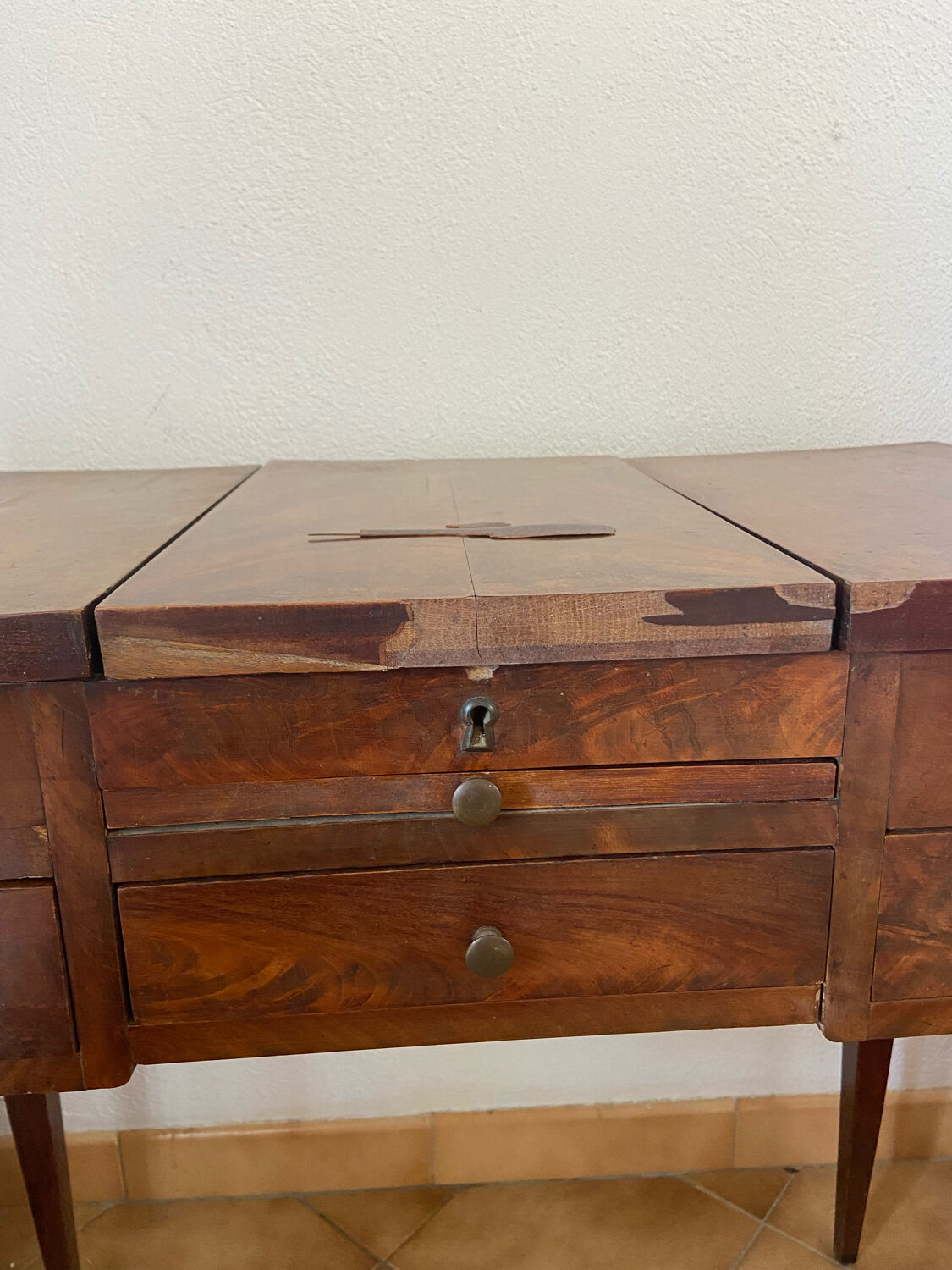 Coiffeuse d’homme en acajou Louis XVI