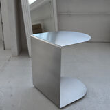 Table d'appoint en acier inoxydable en forme de C Veliento