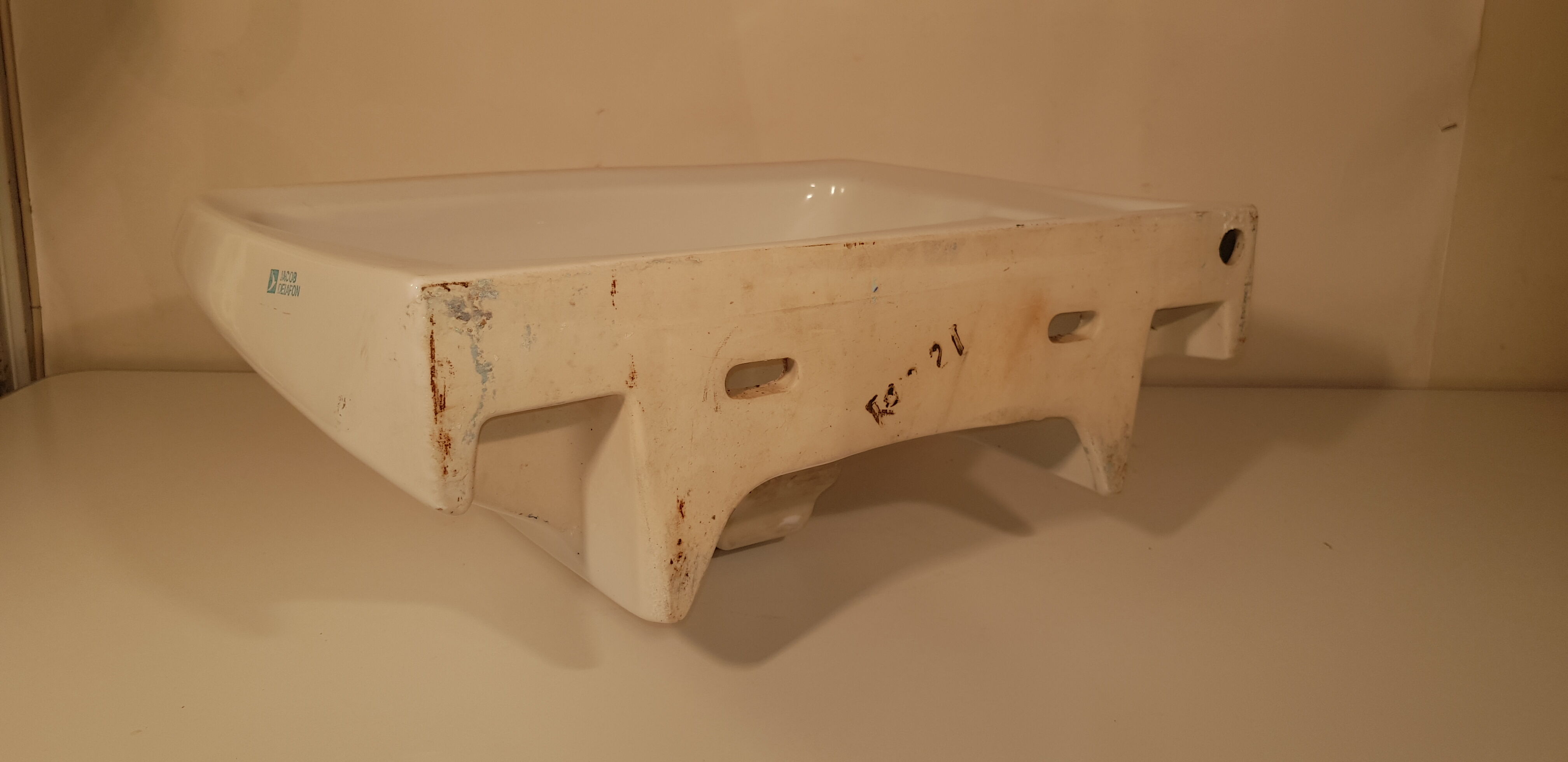 Vintage 60s sink in enamelled sandstone