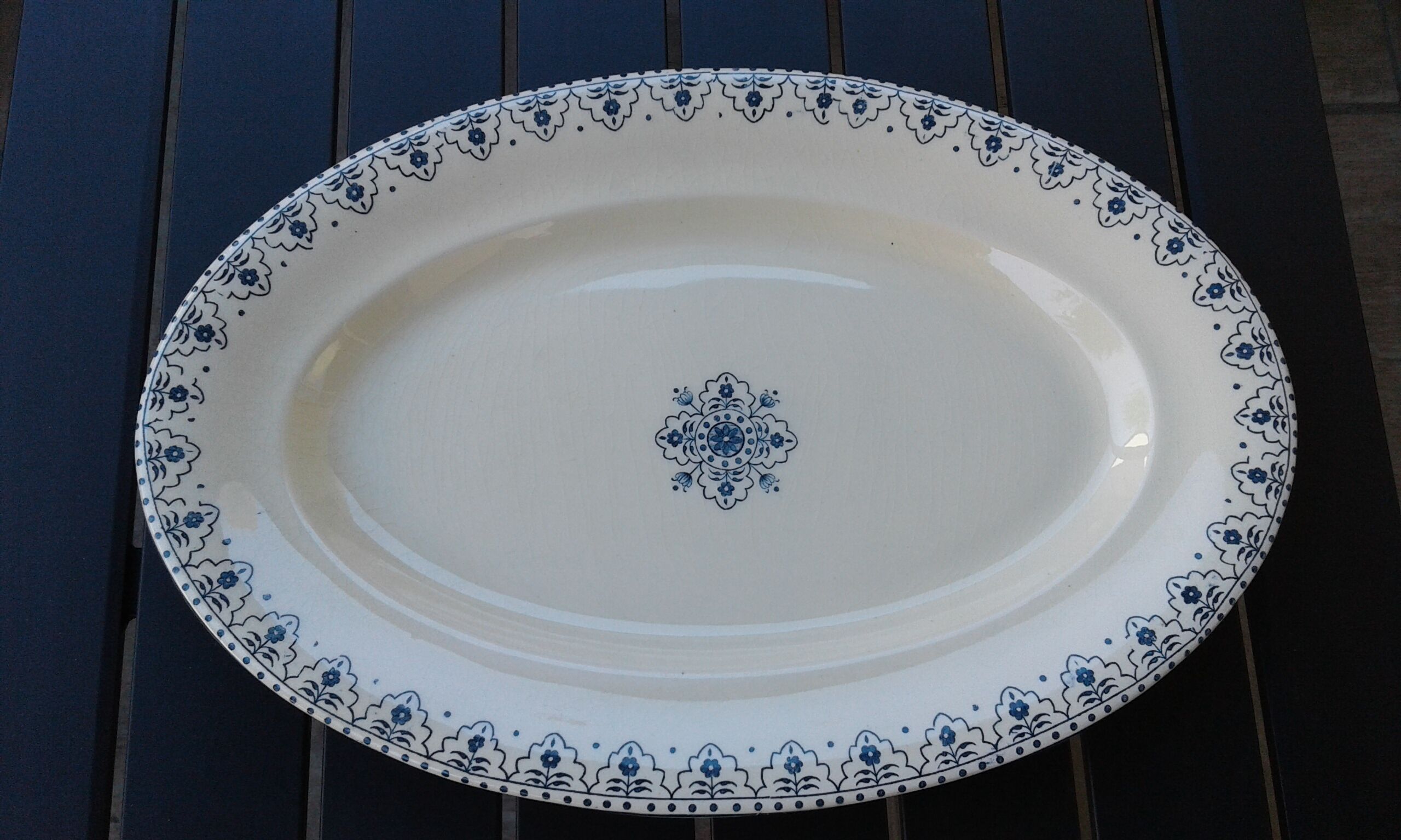 Oval dish Terre de Fer