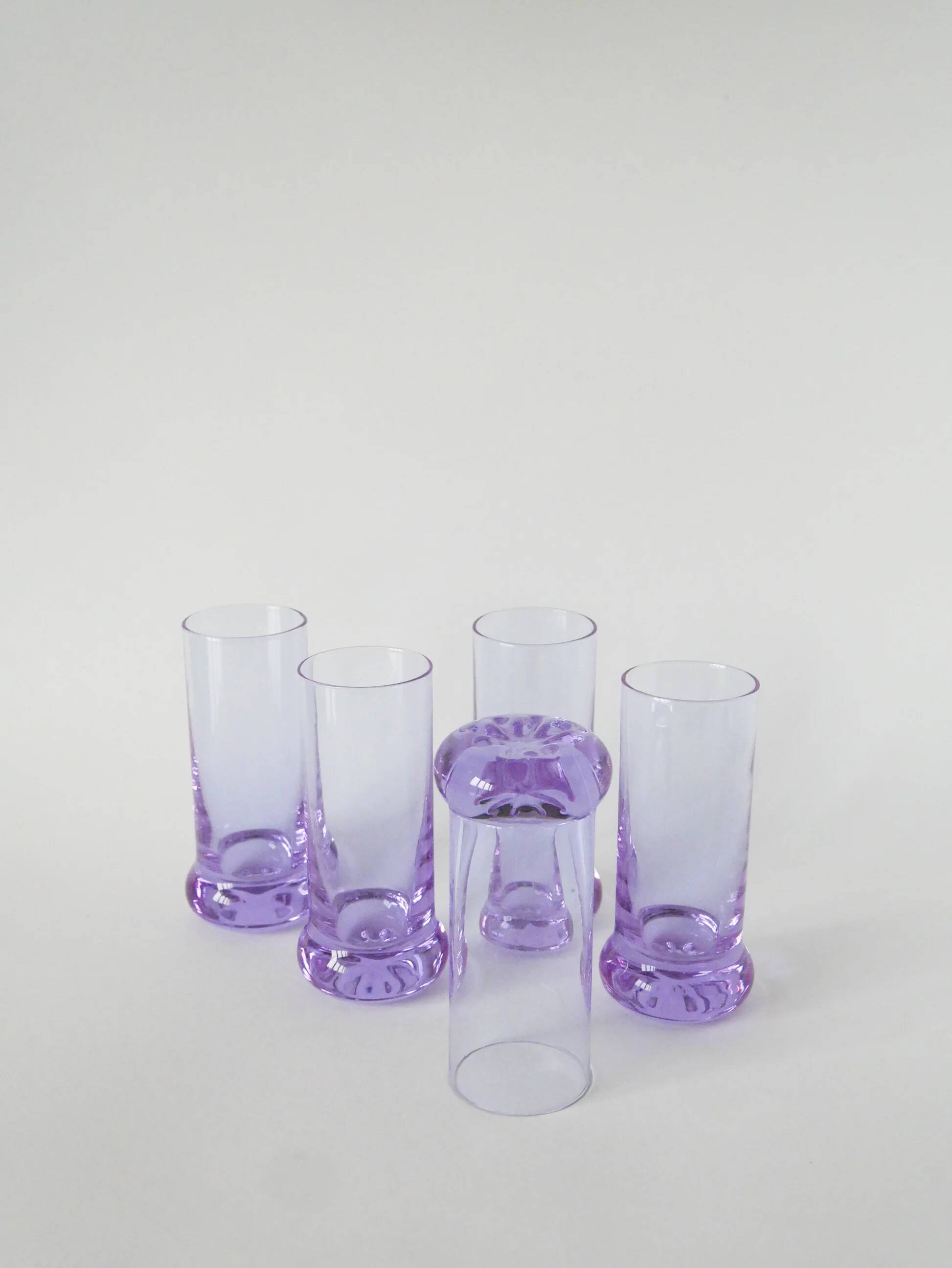 Set consisting of 5 cocktail glasses and an ice bucket, purple and chrome, made in Italy, 1960.