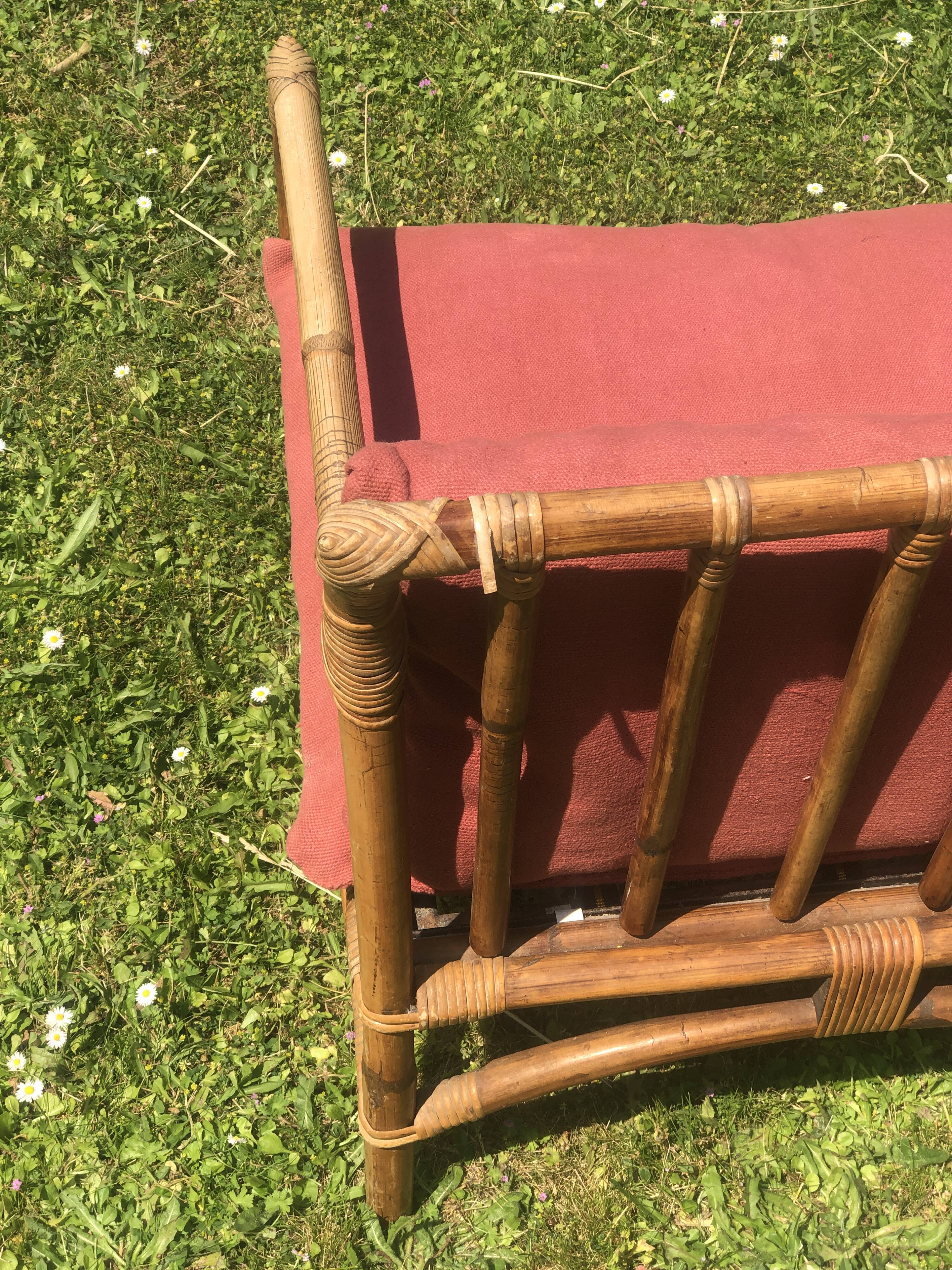Rattan living room with 2 armchairs, coffee table cushions