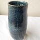 Vase en grès bleu