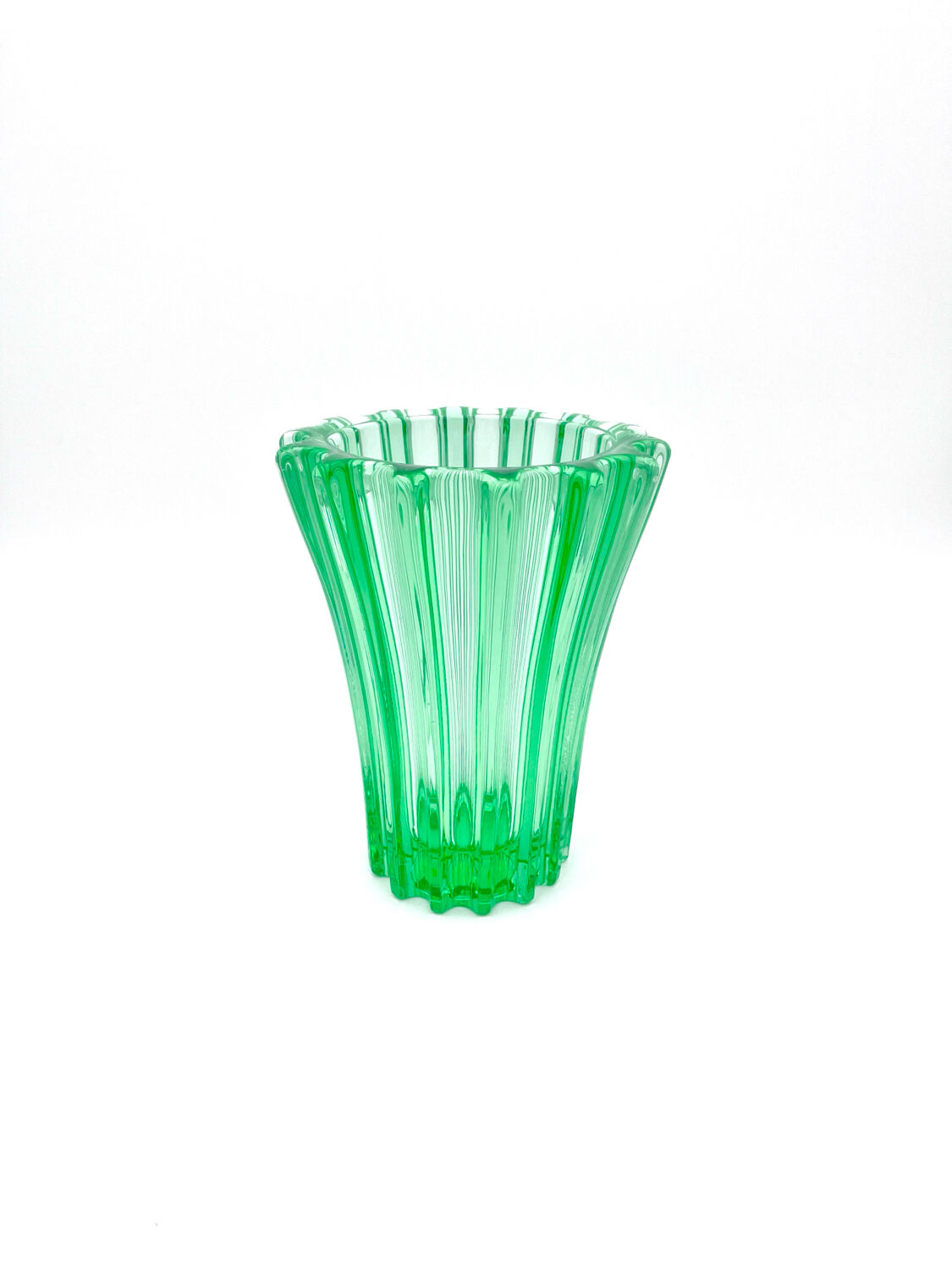Art deco vase "absinthe green" – pierre d'avesns – france, 1930