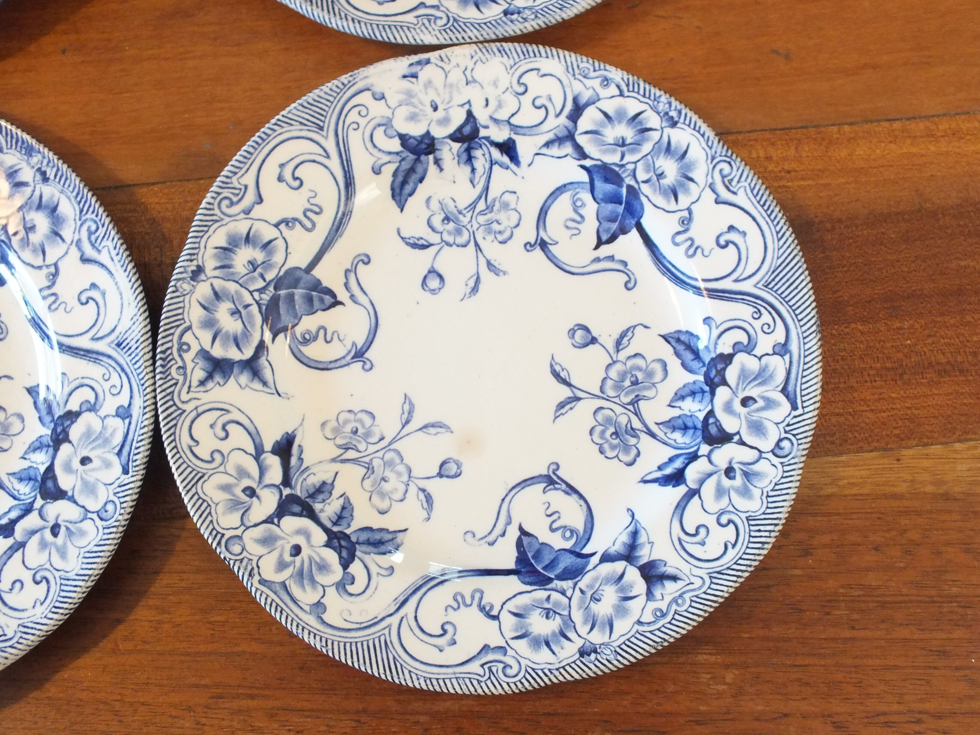 6 assiettes à dessert Creil et Montereau service Flora