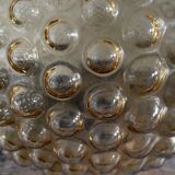 Globe suspension with large bubbles