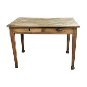 Old farm in light oak table