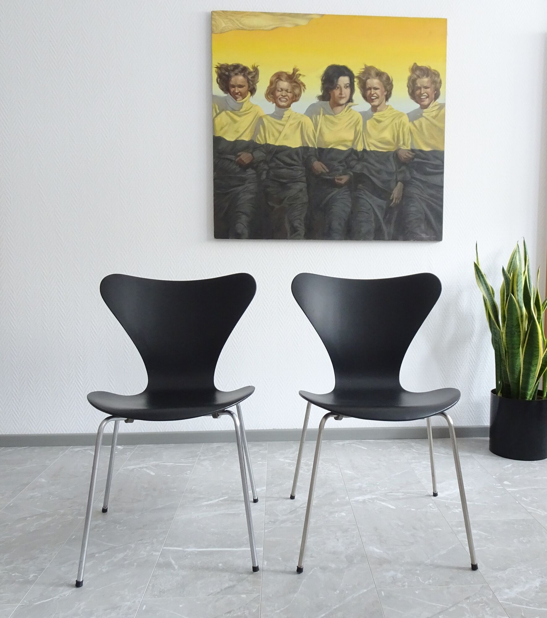 Chairs set by Arne Jacobsen for Fritz Hansen in black matt 60