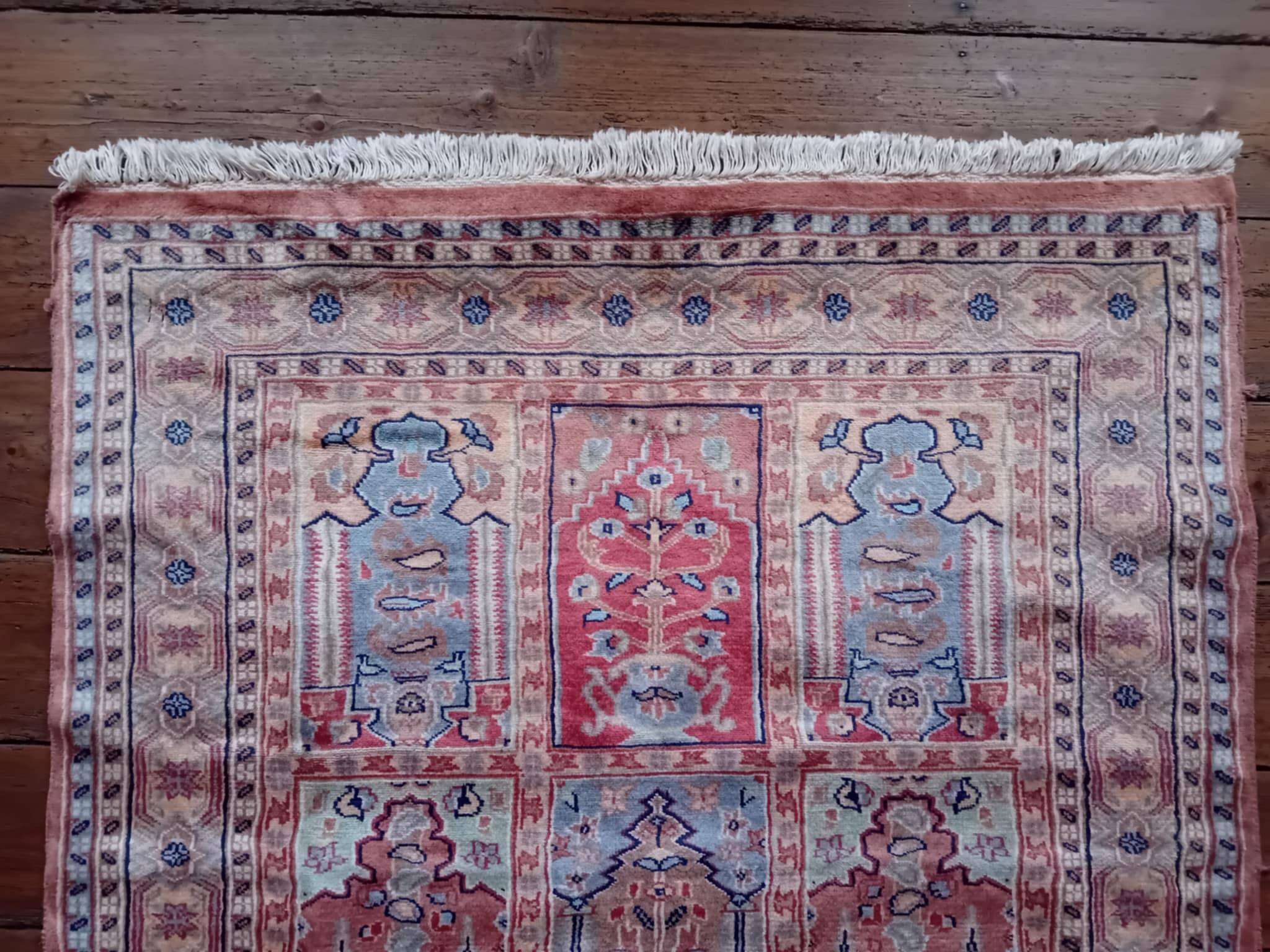 Handmade Pakistani Kafkazi Rug 183x129cm