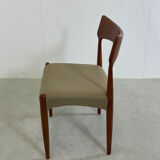 Danish MidCentury Dining Chair Model 142 by Bernt Petersen, 1960