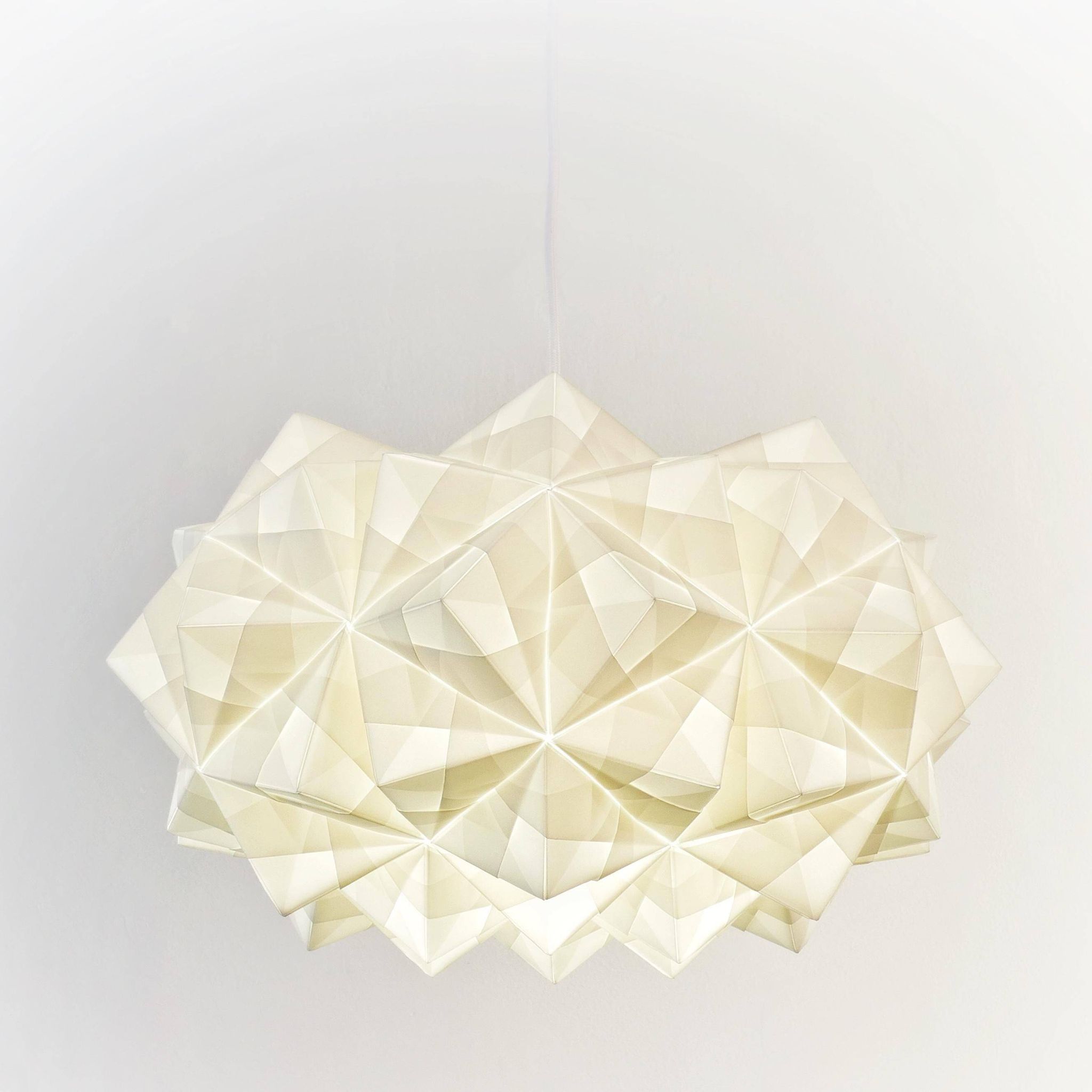 Japanese Style Hand-folded White Paper Pendant Lighting "Siphonia"