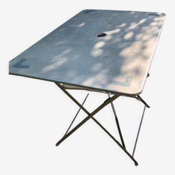 Garden metal table