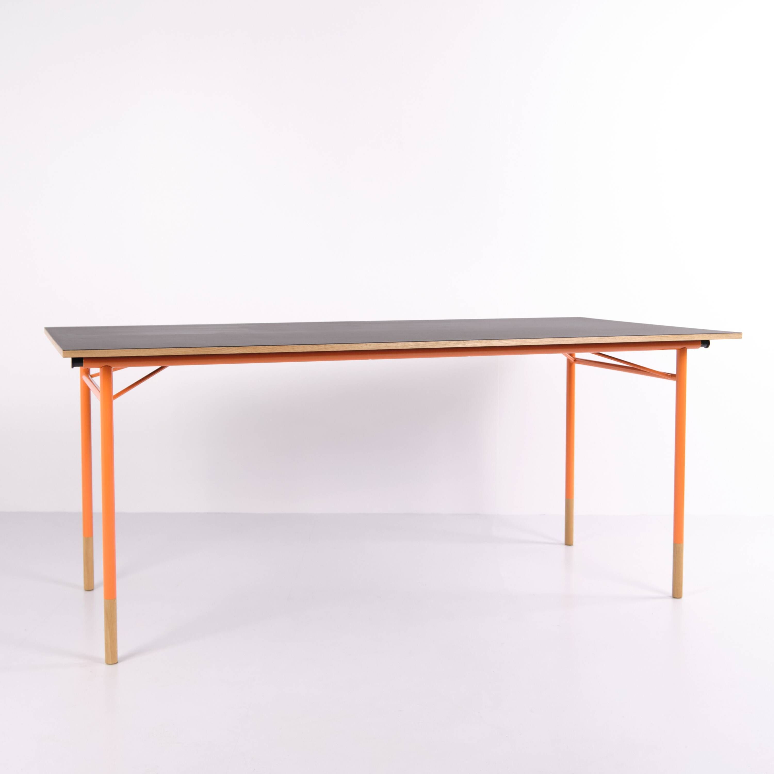 Table à manger Nyhavn – Finn Juhl – Maison de Finn Juhl – linoléum gris – pin de l'Oregon – 2015