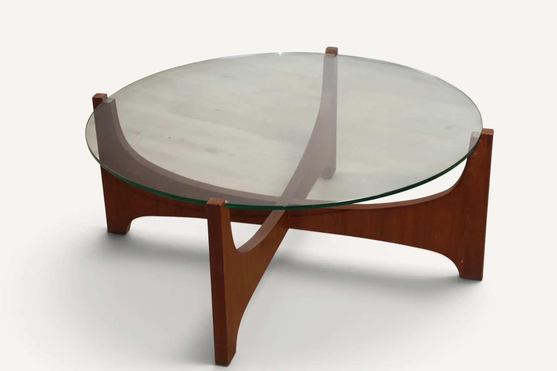 Round coffee table in teak and glass, after Hugues Poignant – 1960s