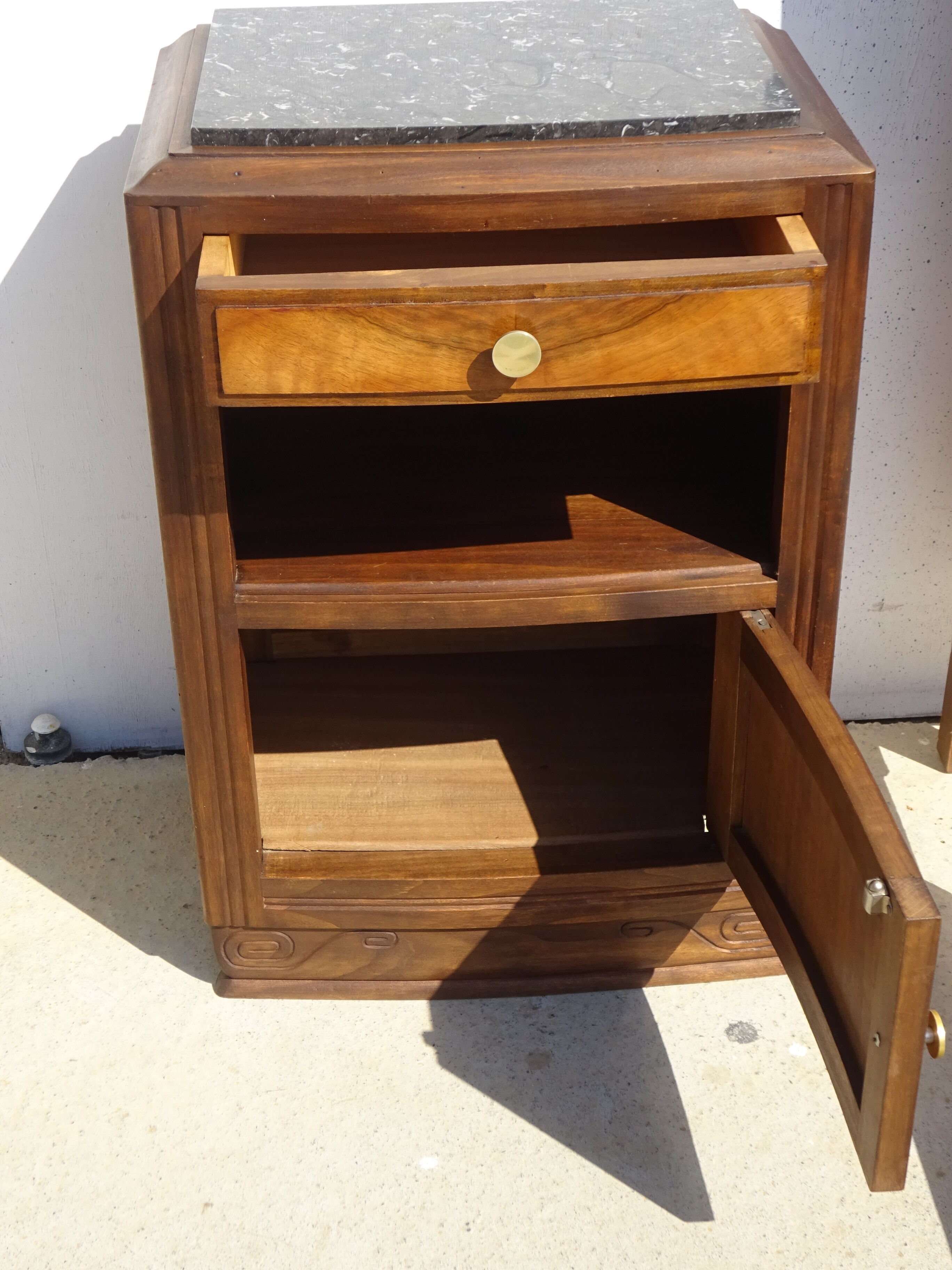 Art Deco bedside in solid walnut and walnut bramble, 1930's