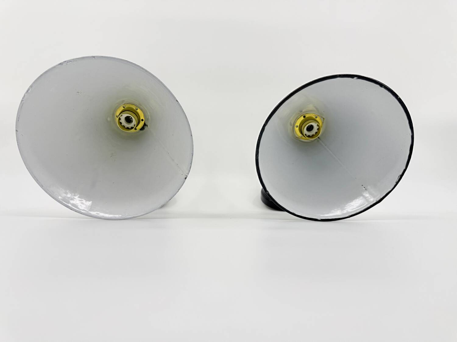 Enamelled sheet metal wall lights