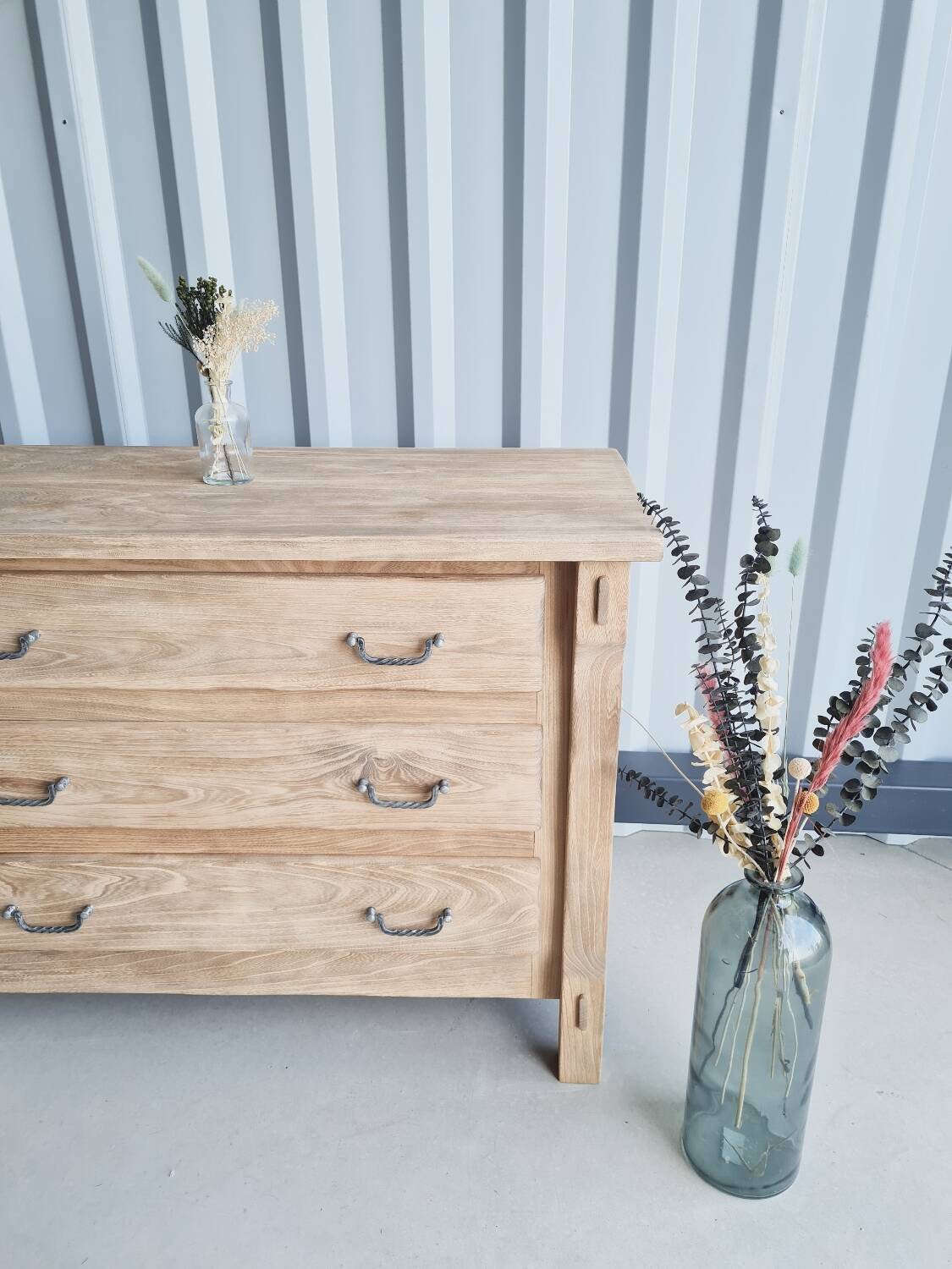 Solid wood chest of drawers