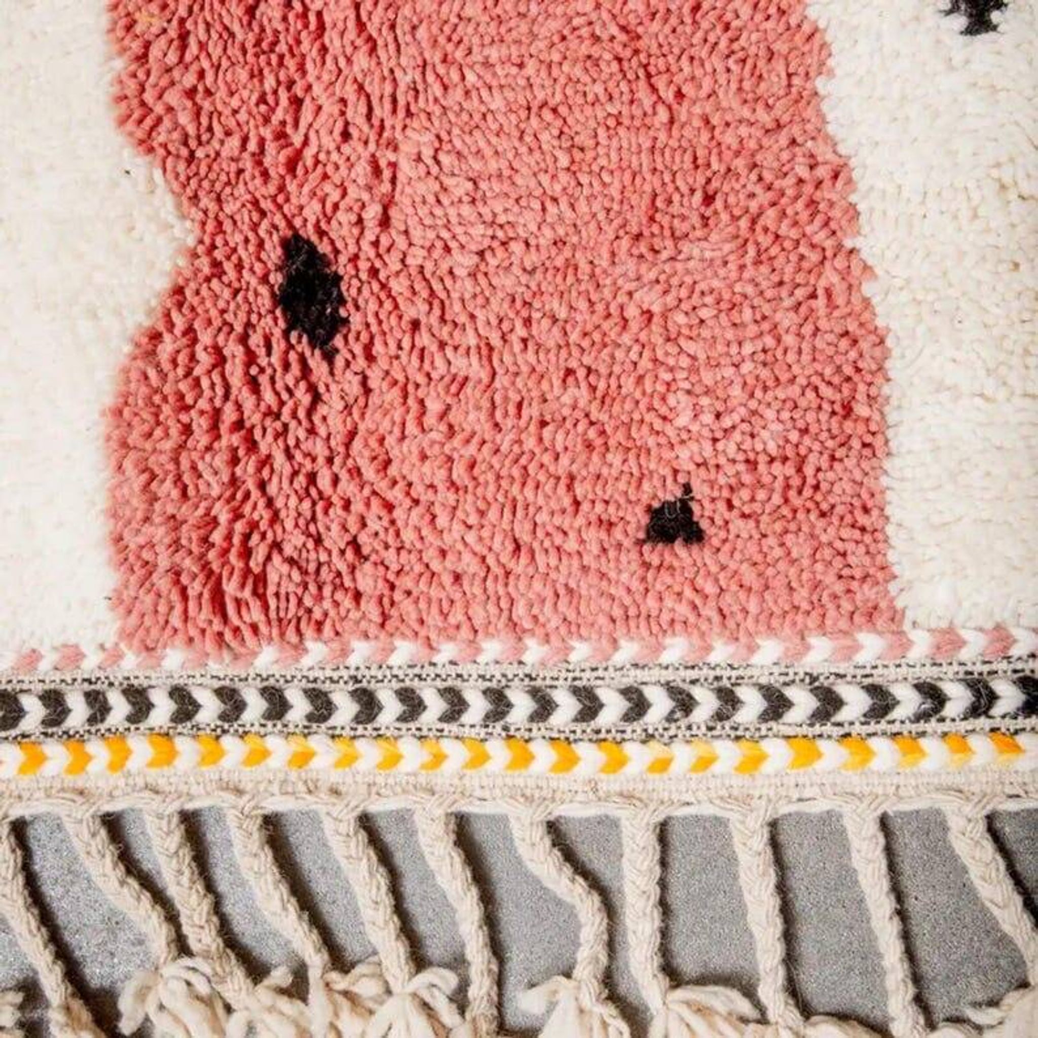 Traditional handmade Beni Ouraine rug, size 150 x 250 cm